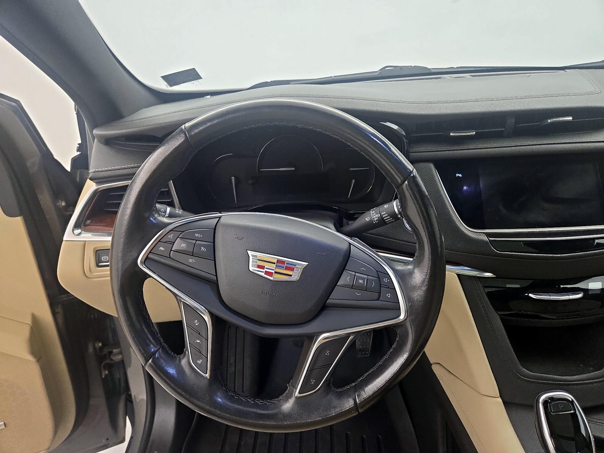 Thumbnail: 2018 Cadillac XT5 - 10