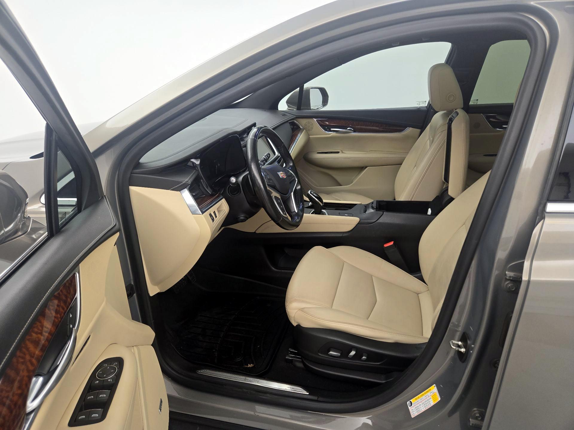 Thumbnail: 2018 Cadillac XT5 - 11