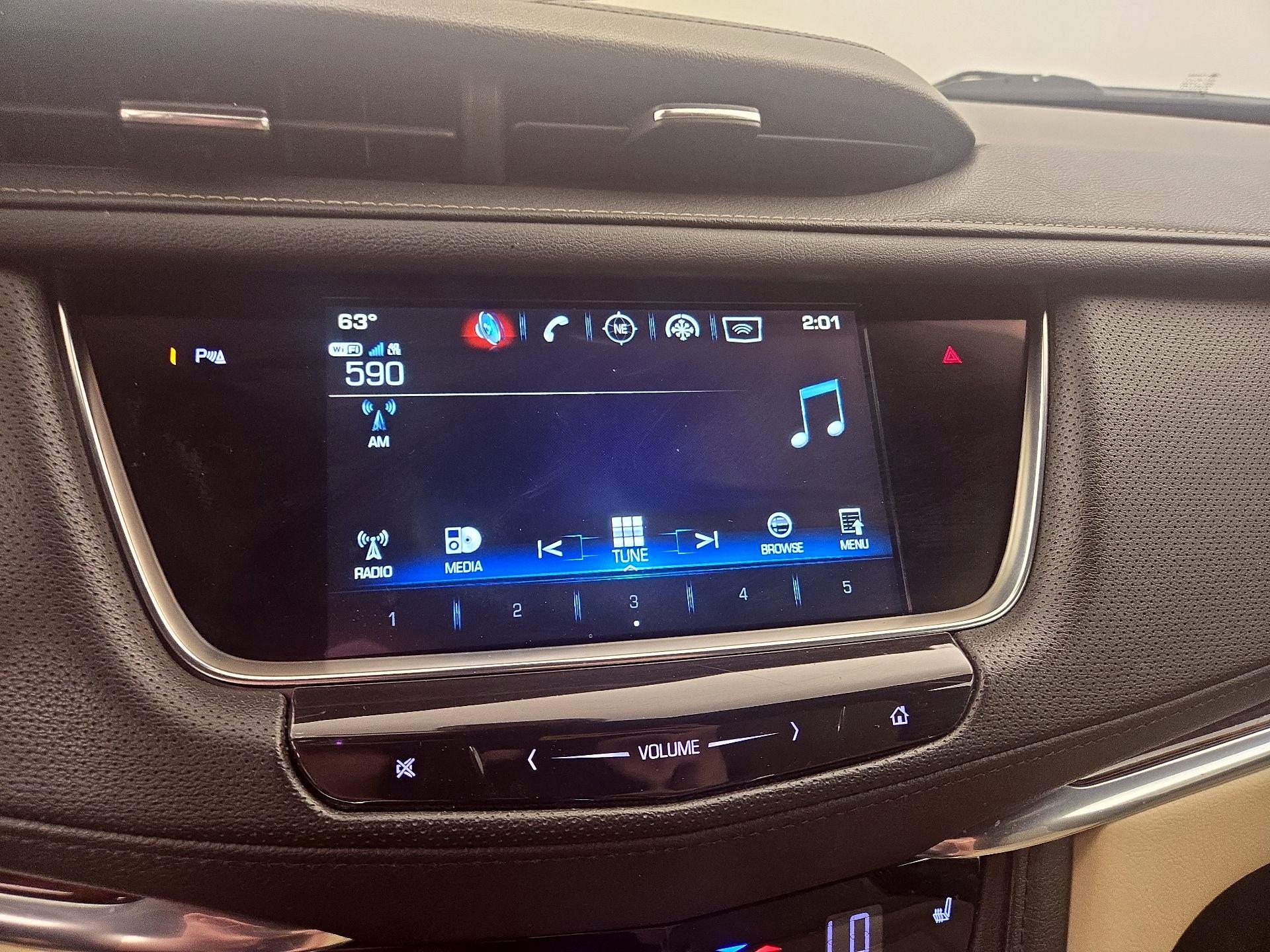 Thumbnail: 2018 Cadillac XT5 - 16