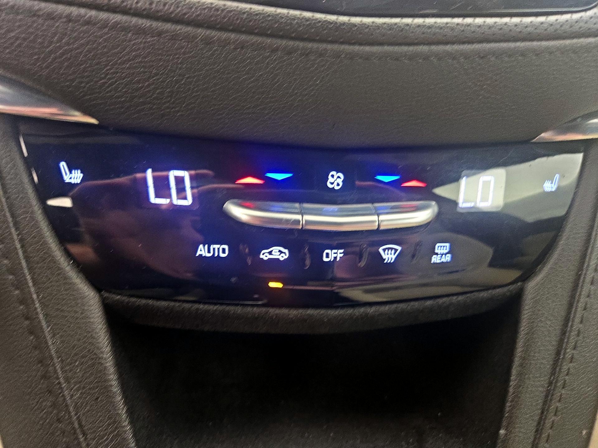 Thumbnail: 2018 Cadillac XT5 - 17