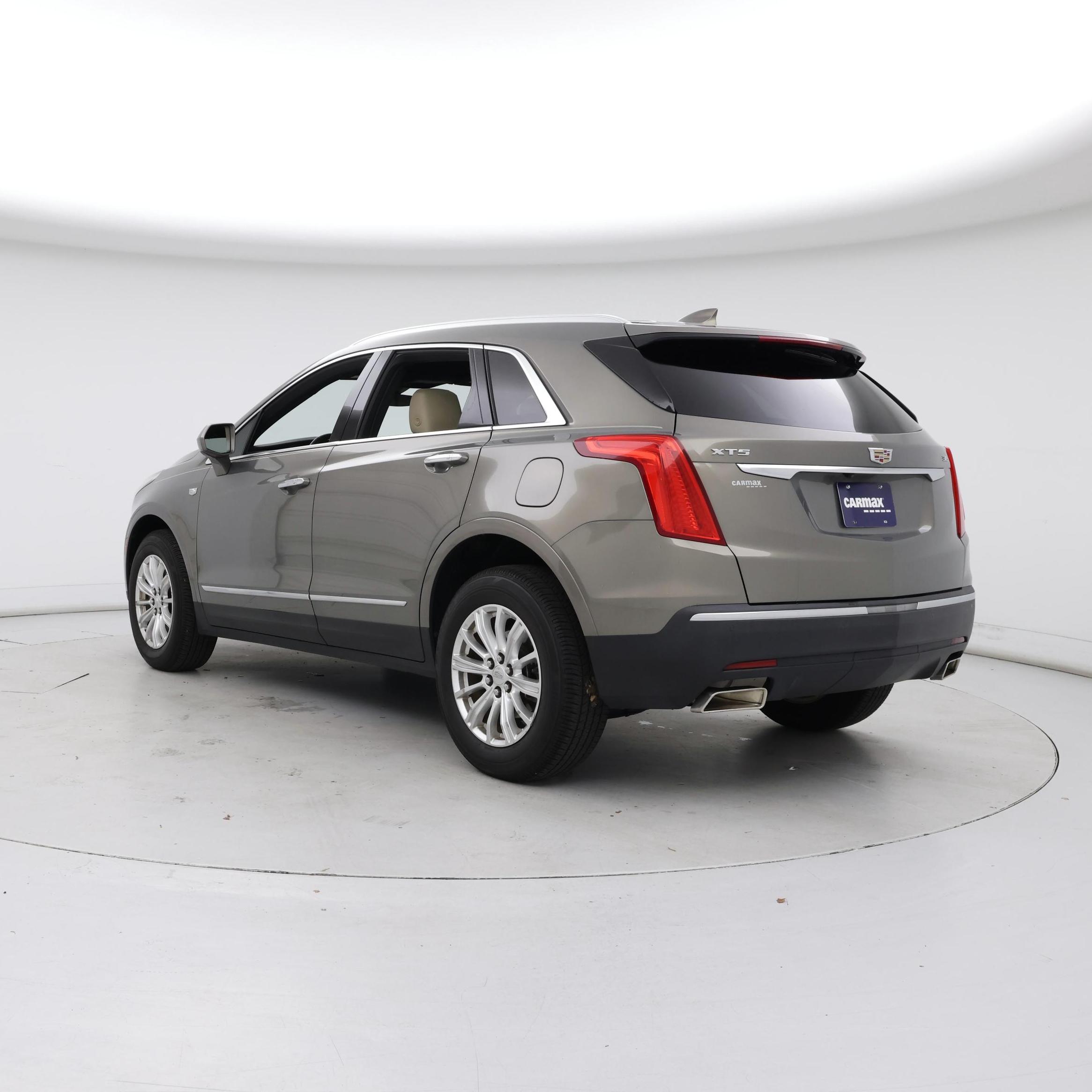 Thumbnail: 2018 Cadillac XT5 - 2