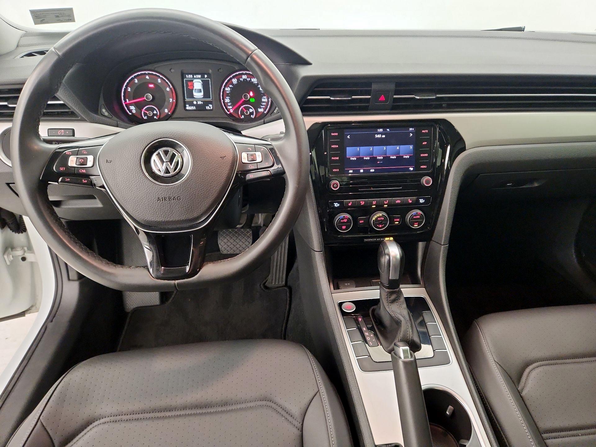 Thumbnail: 2022 Volkswagen Passat - 9