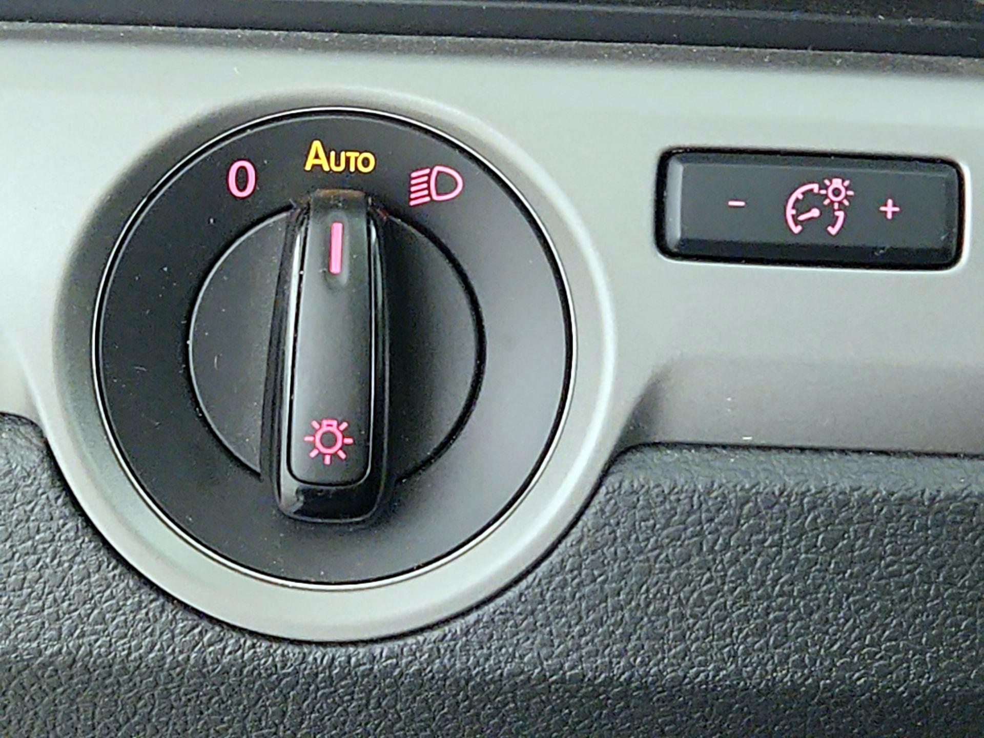 Thumbnail: 2022 Volkswagen Passat - 13