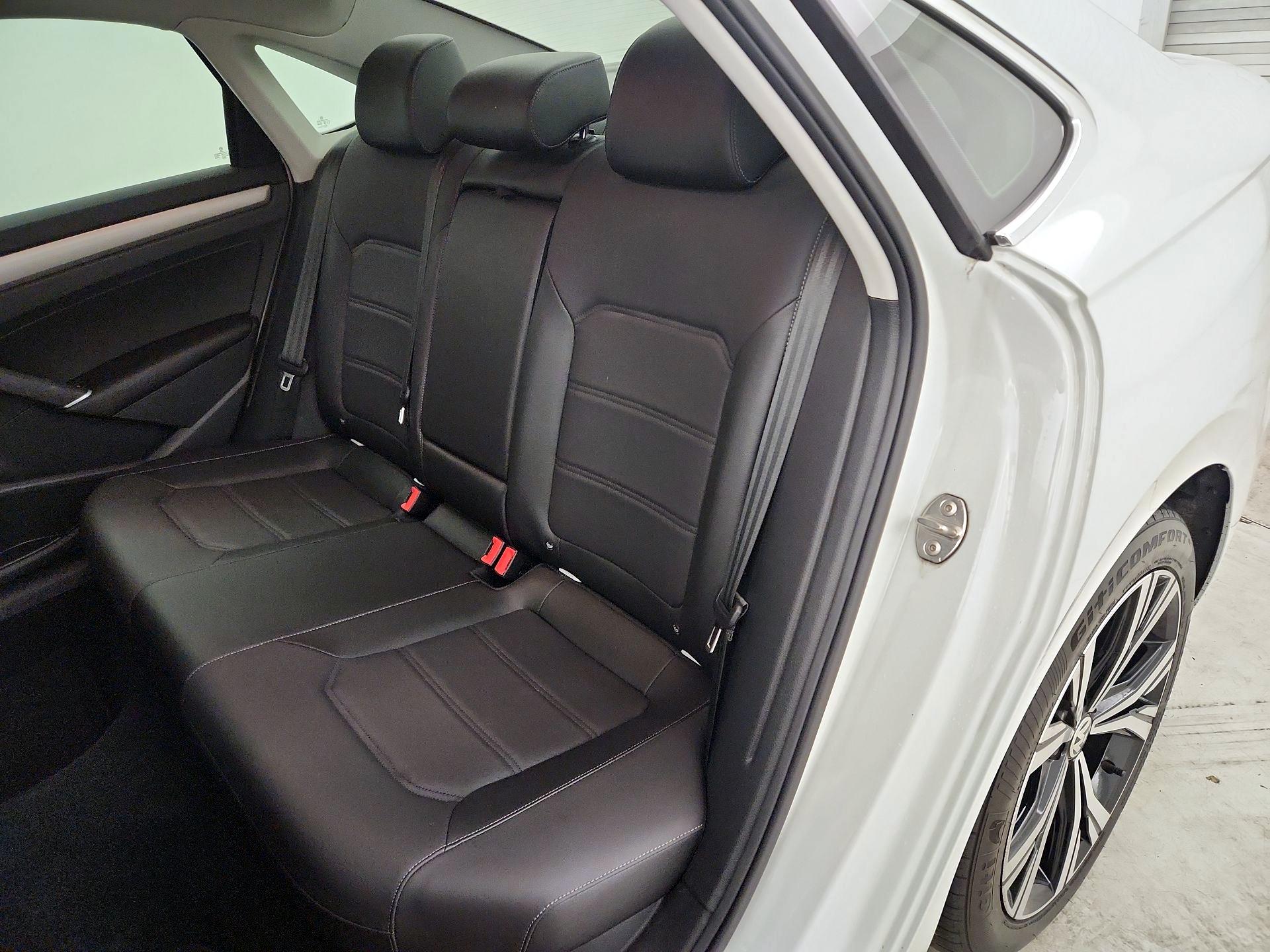 Thumbnail: 2022 Volkswagen Passat - 20