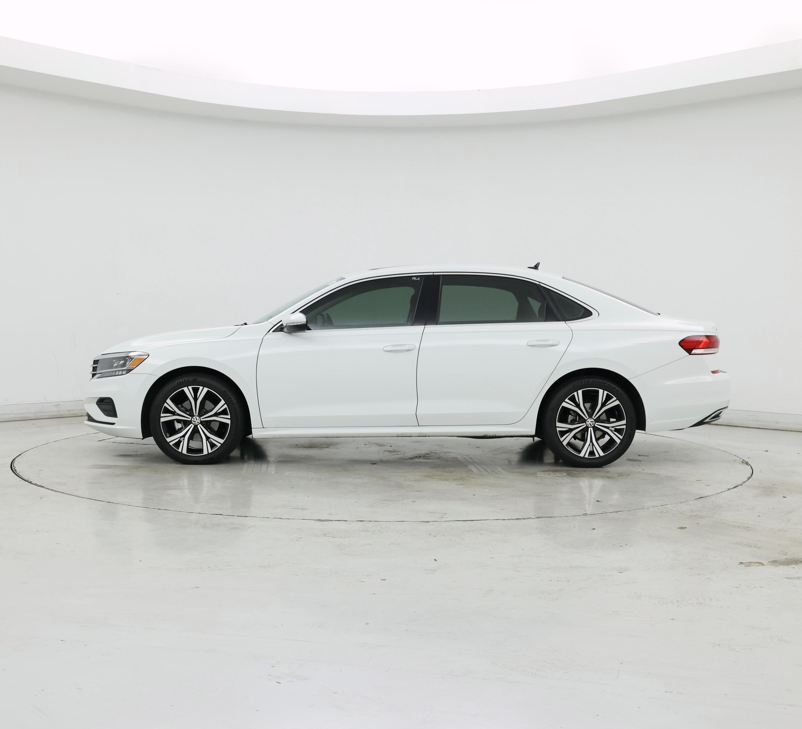 Thumbnail: 2022 Volkswagen Passat - 3