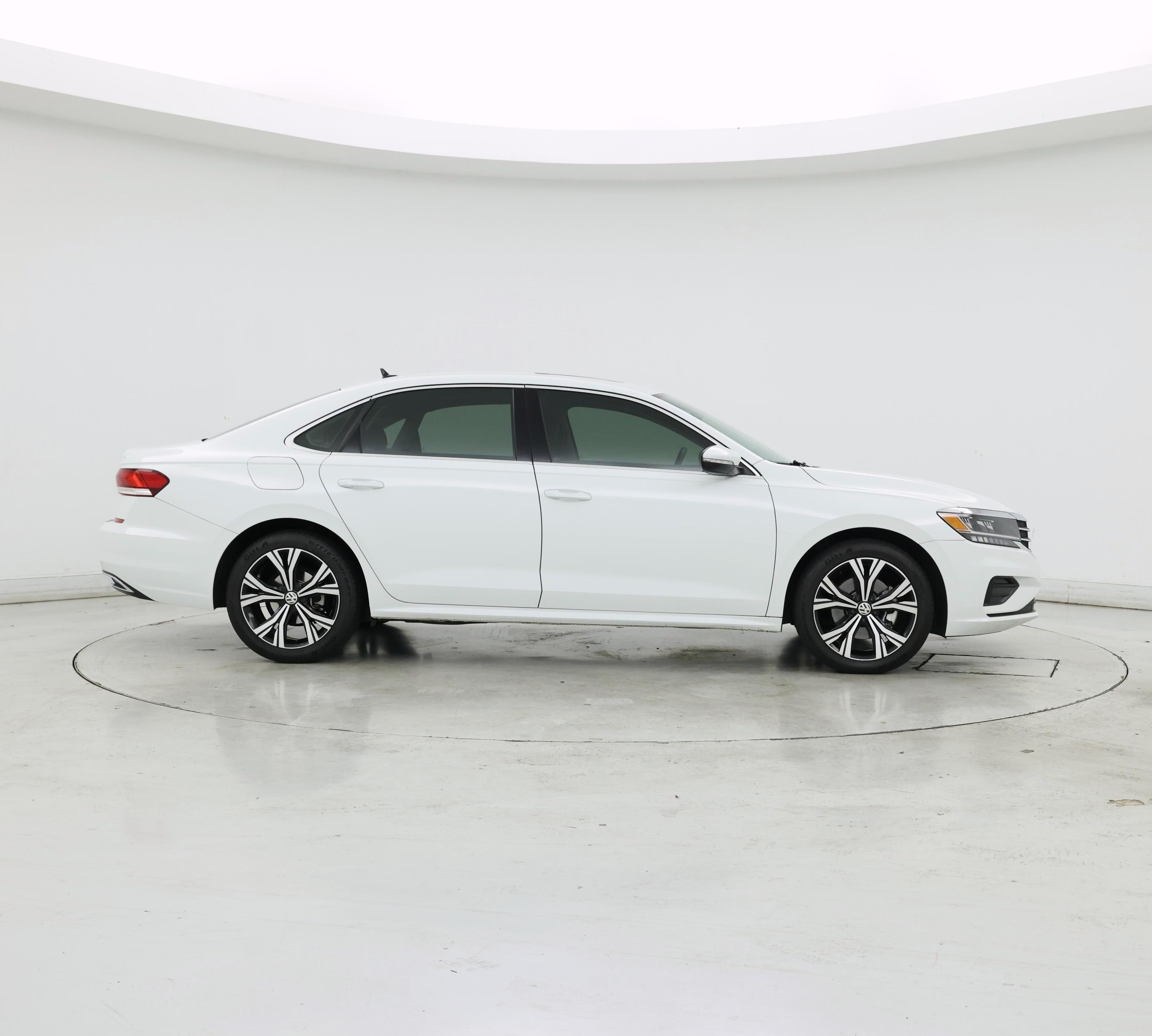 Thumbnail: 2022 Volkswagen Passat - 7