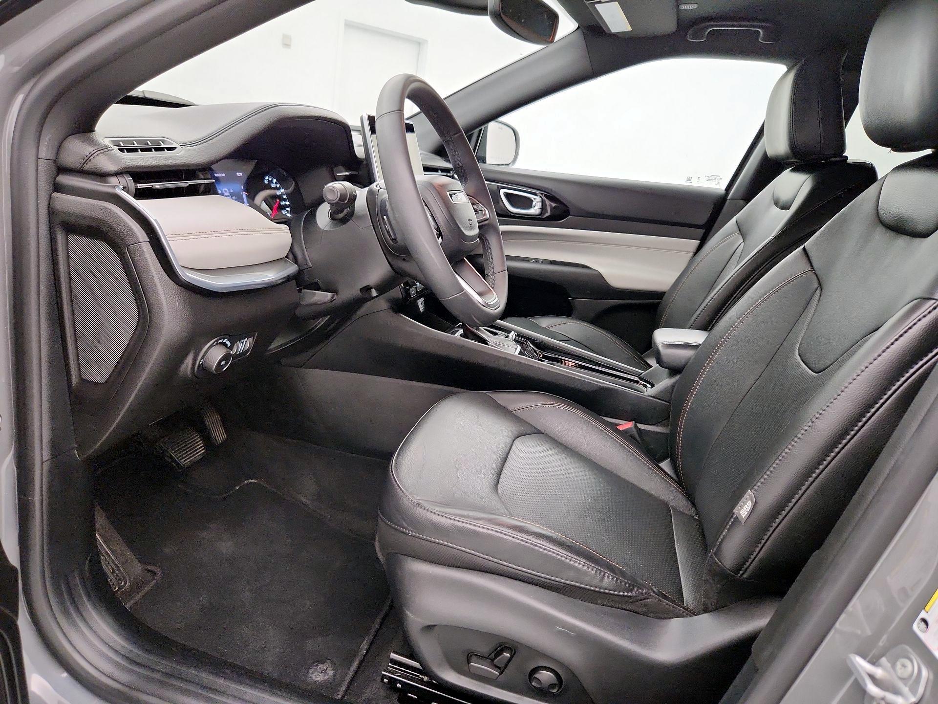 Thumbnail: 2023 Jeep Compass - 11