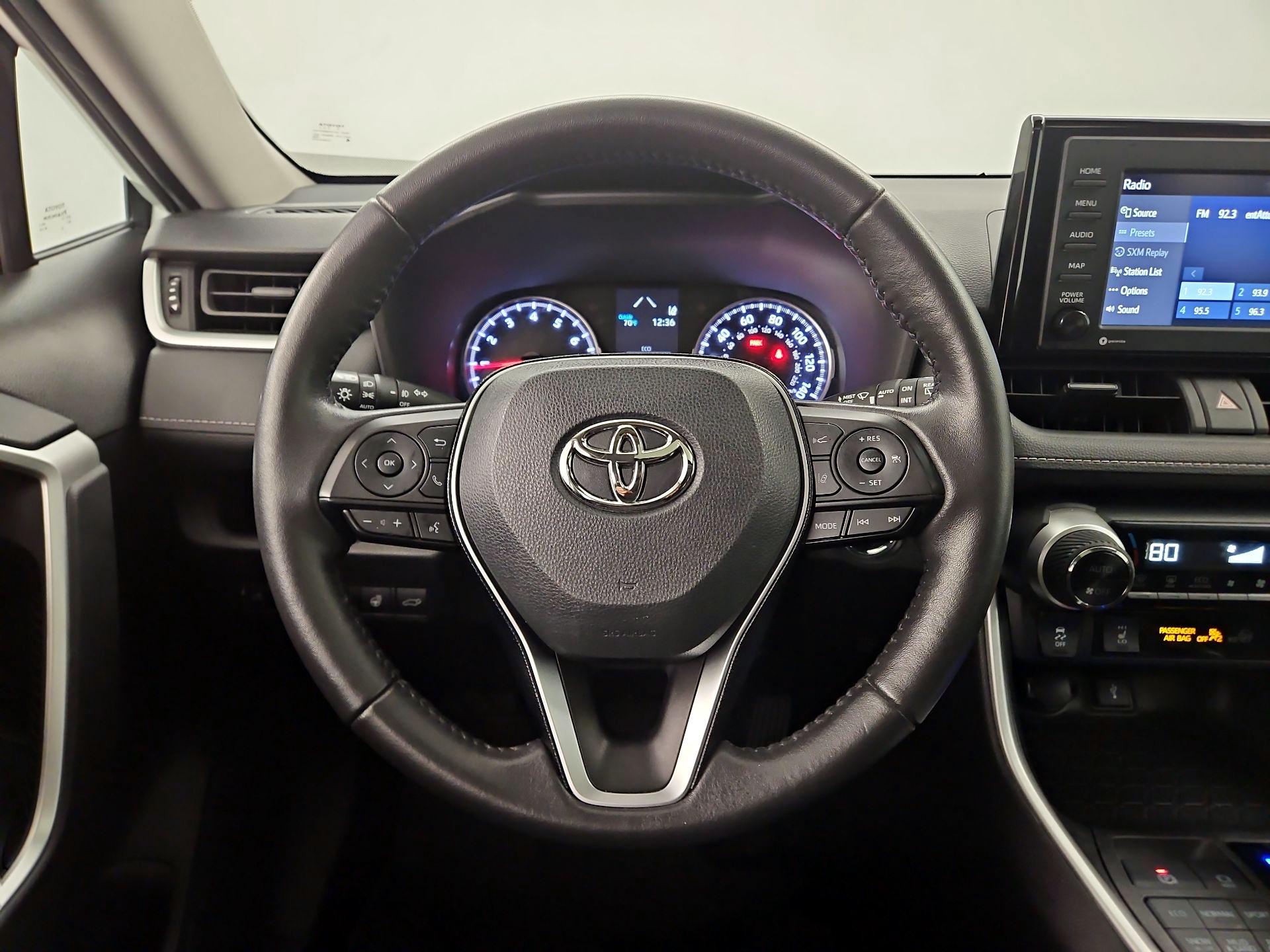 Thumbnail: 2021 Toyota RAV4 - 10