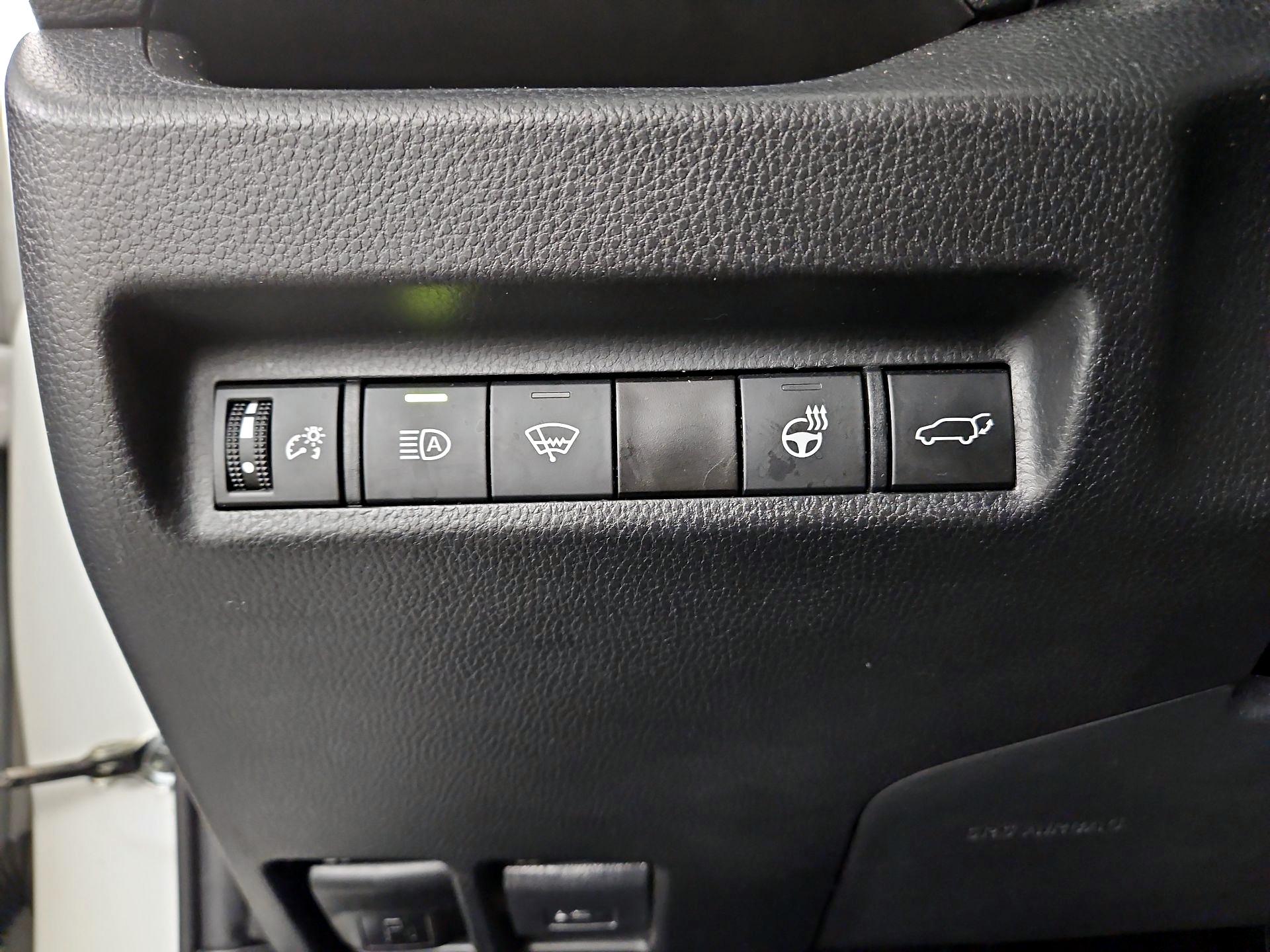 Thumbnail: 2021 Toyota RAV4 - 13