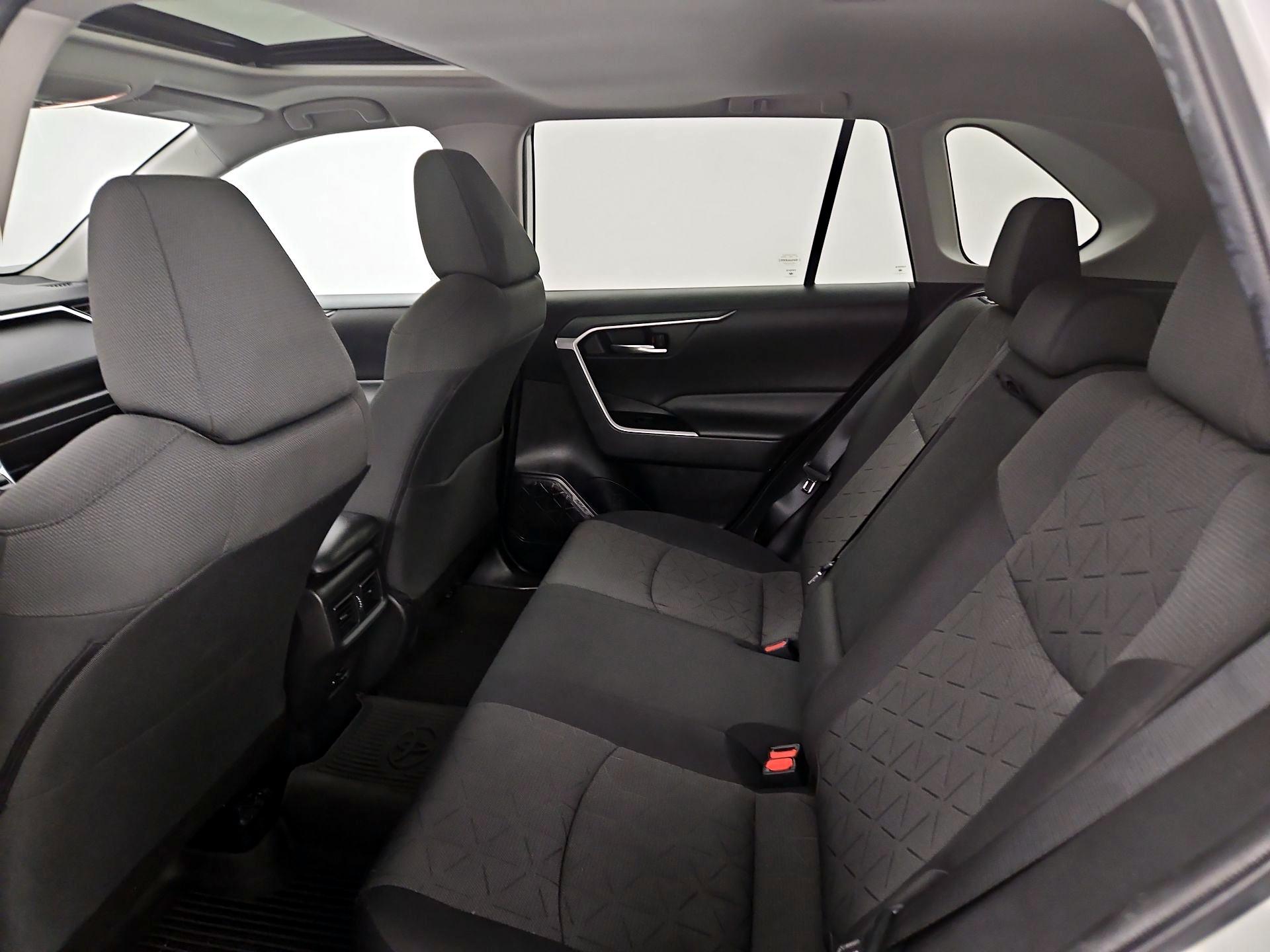 Thumbnail: 2021 Toyota RAV4 - 20