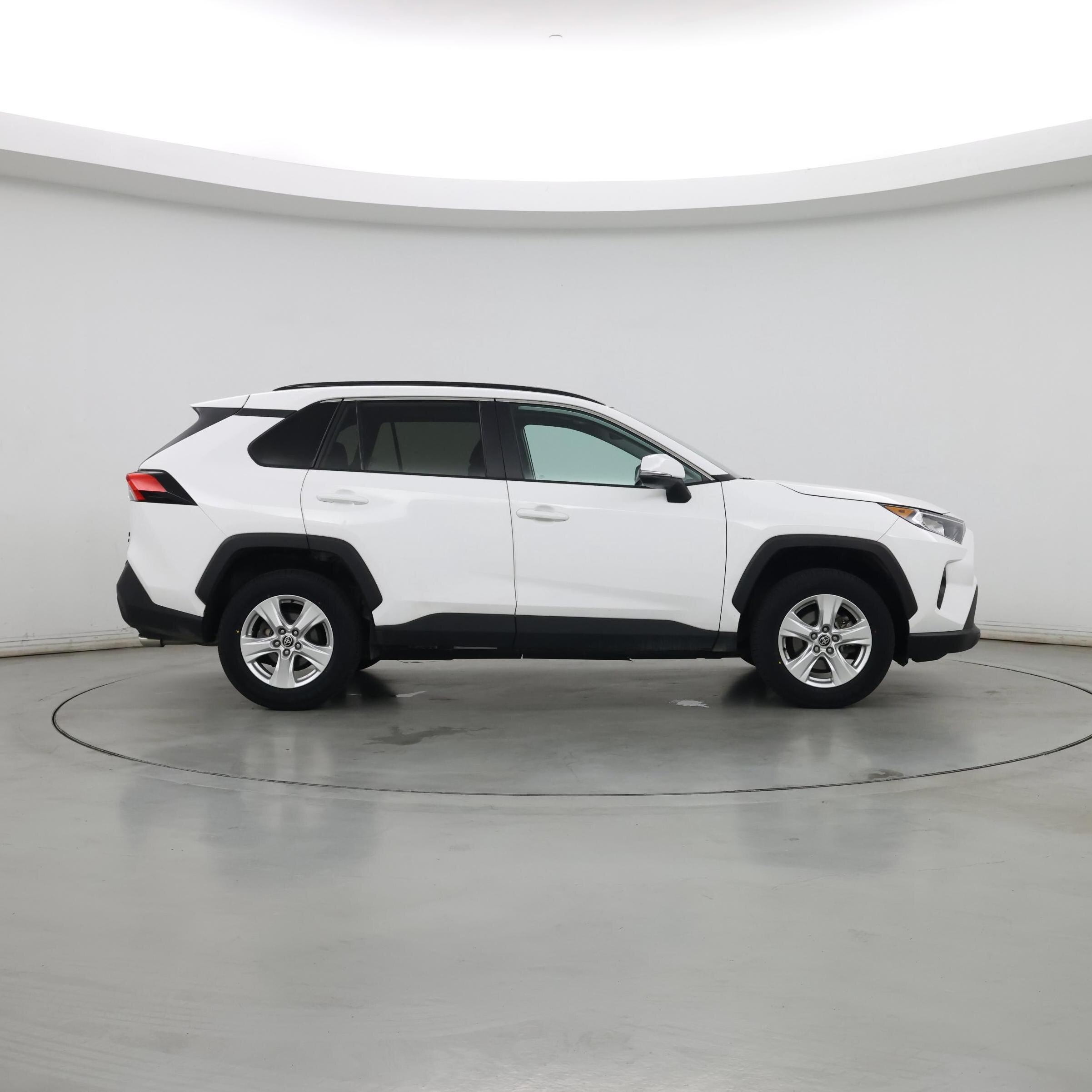 Thumbnail: 2021 Toyota RAV4 - 7