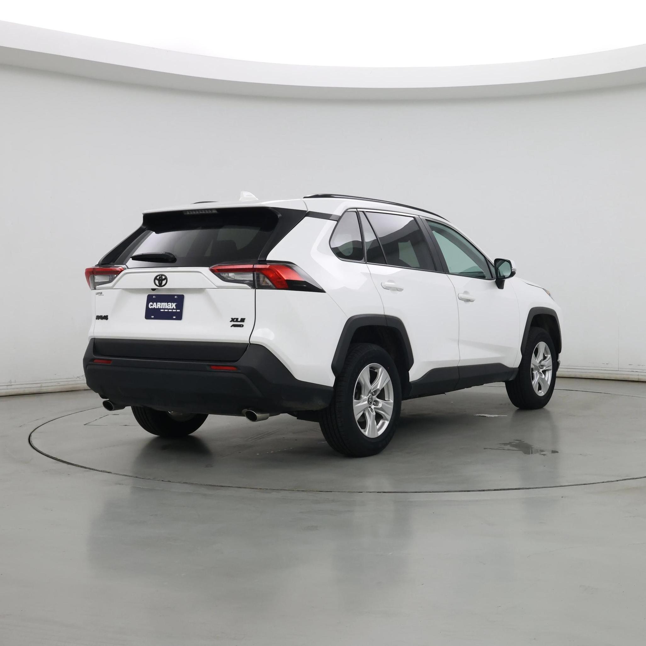 Thumbnail: 2021 Toyota RAV4 - 8