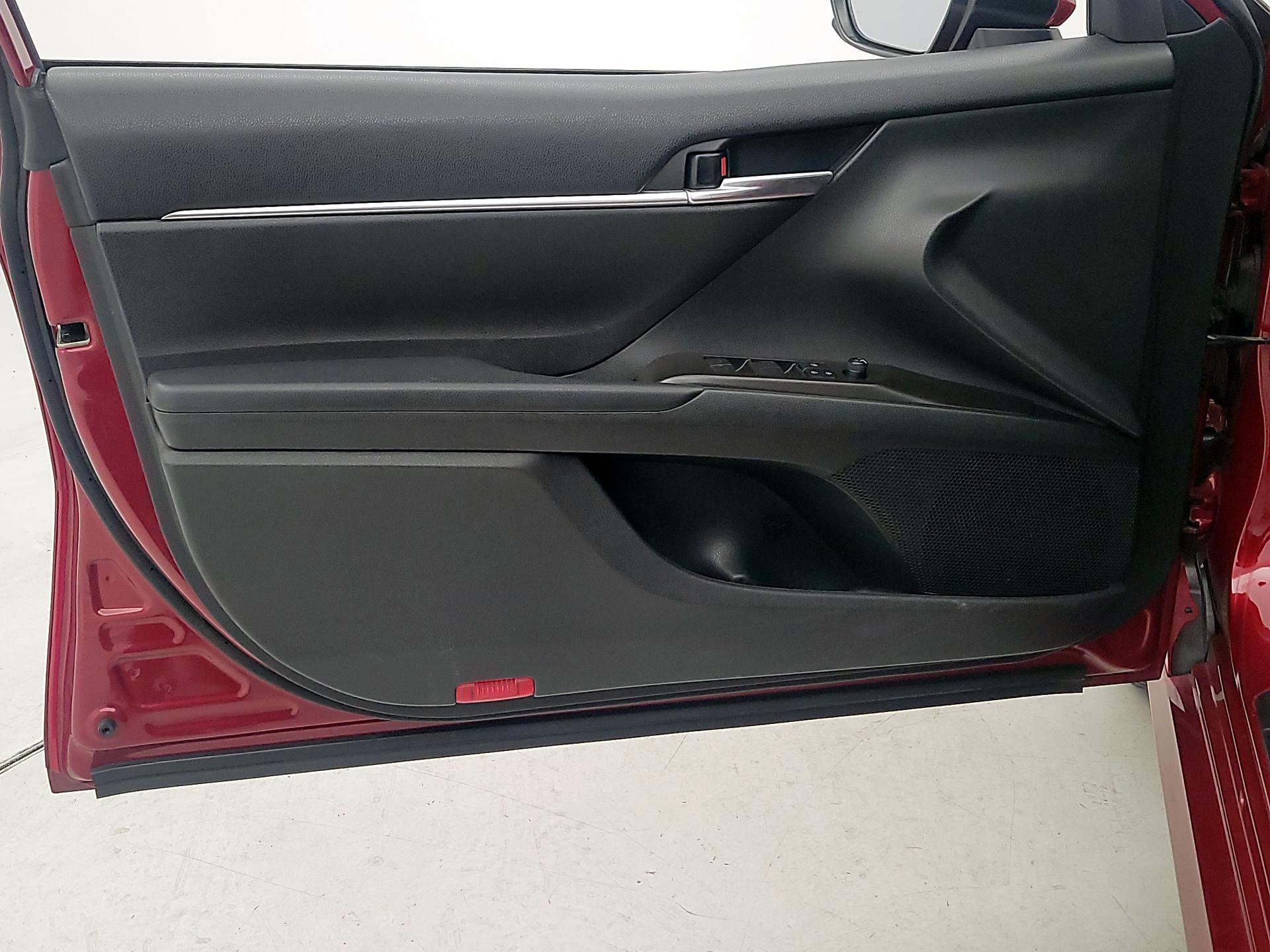 Thumbnail: 2021 Toyota Camry - 12