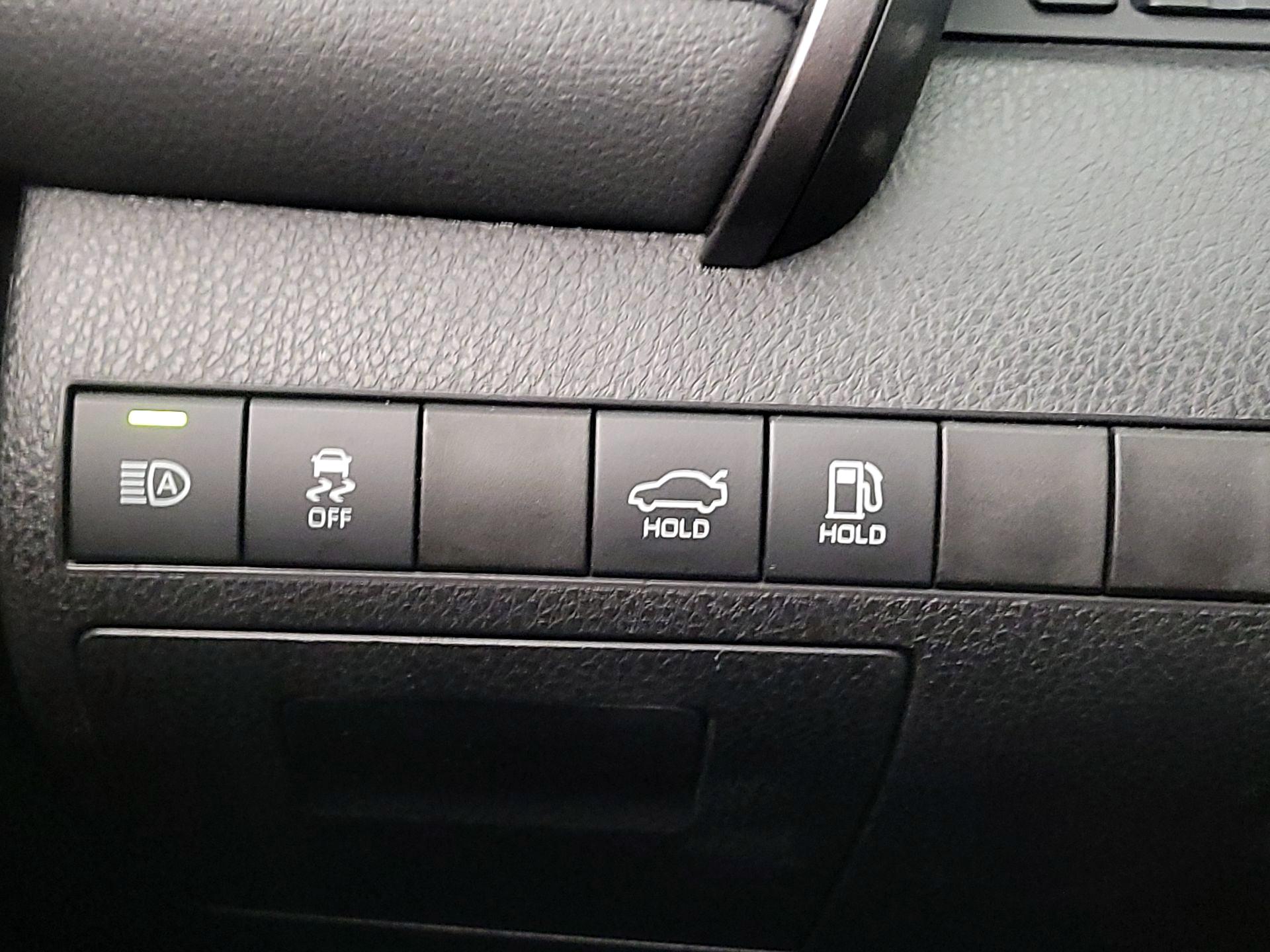 Thumbnail: 2021 Toyota Camry - 13