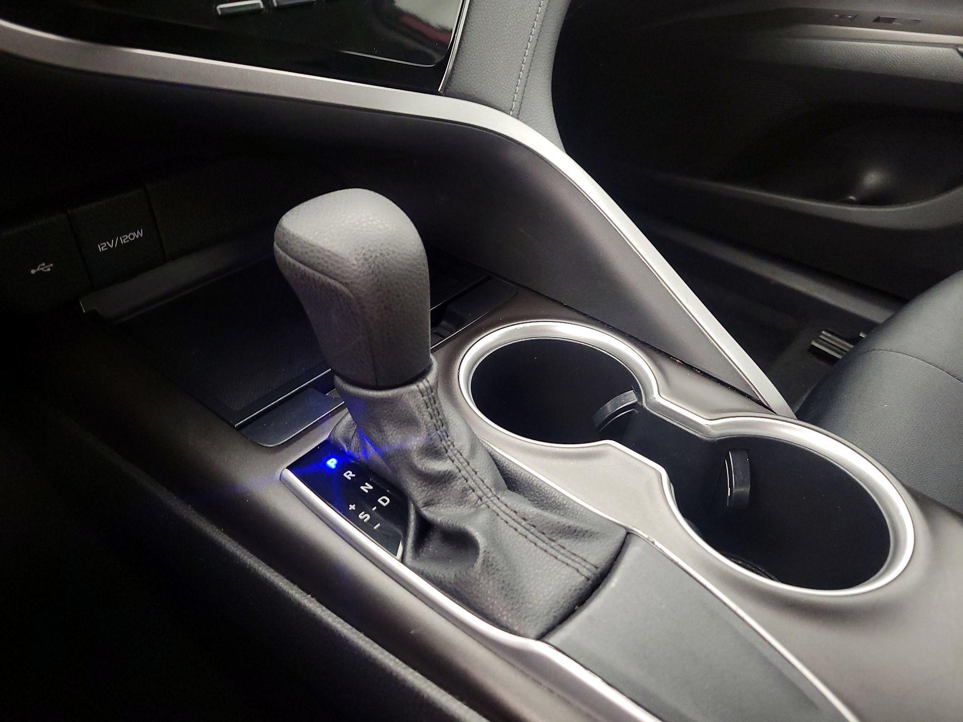 Thumbnail: 2021 Toyota Camry - 17