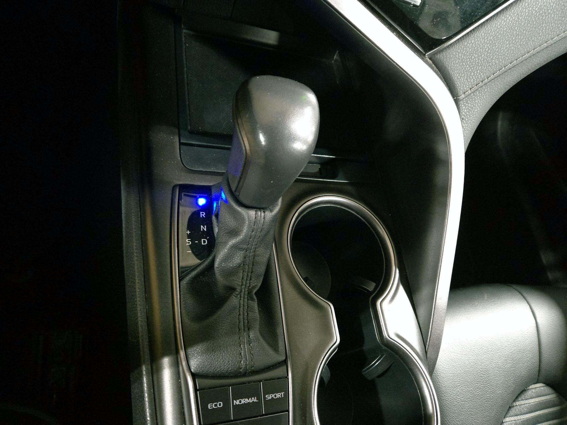 Thumbnail: 2023 Toyota Camry - 17