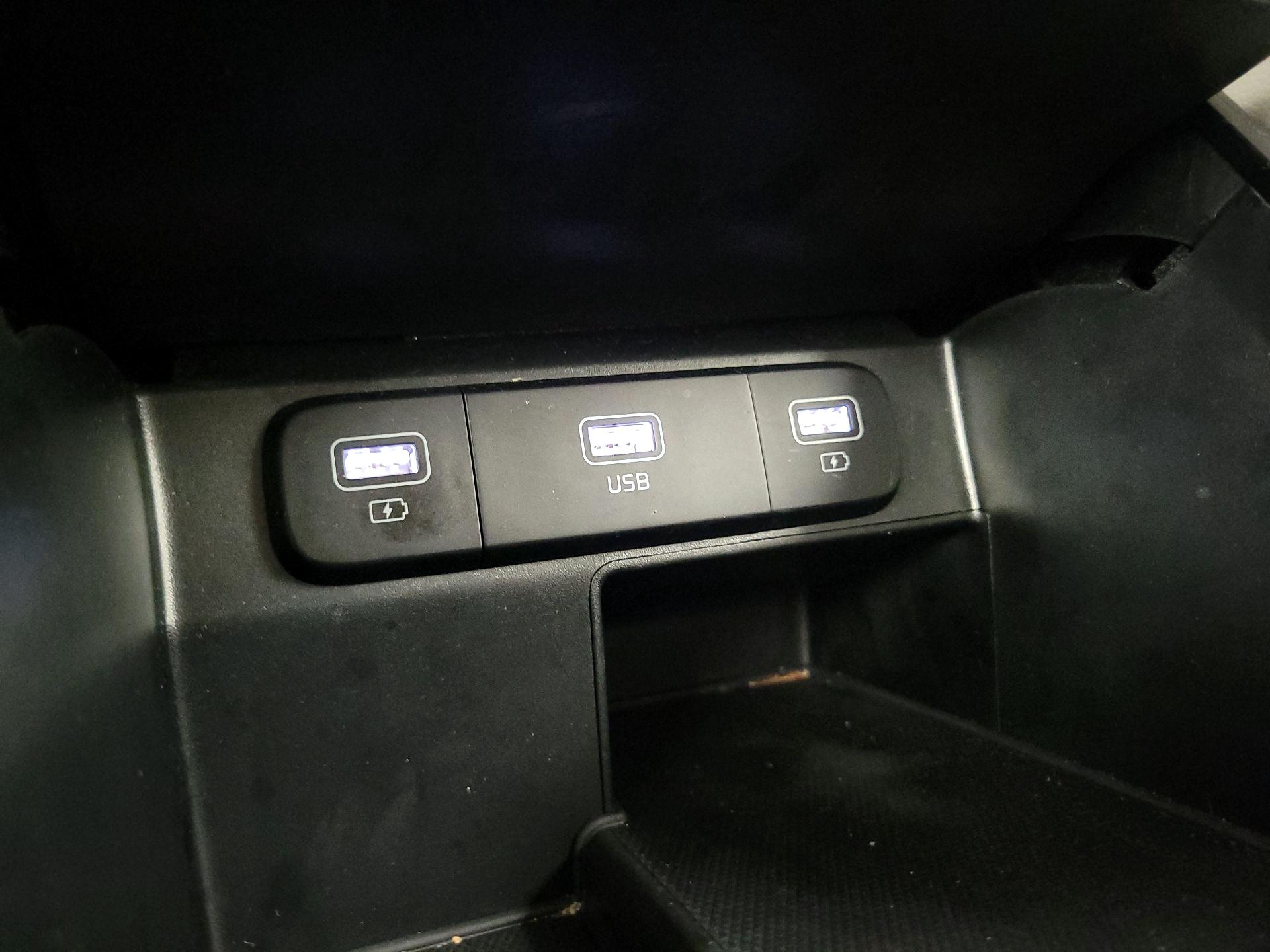 Thumbnail: 2021 Kia Sorento - 18