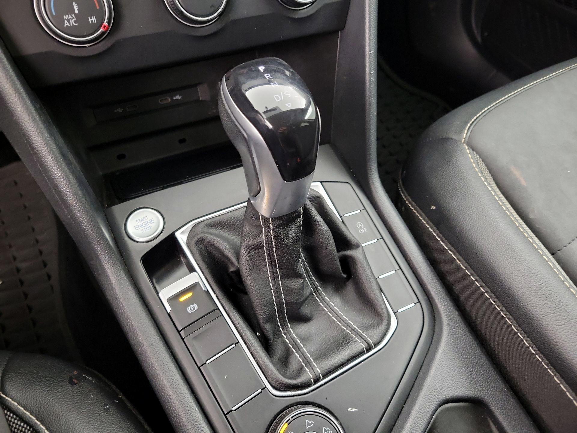 Thumbnail: 2022 Volkswagen Taos - 15