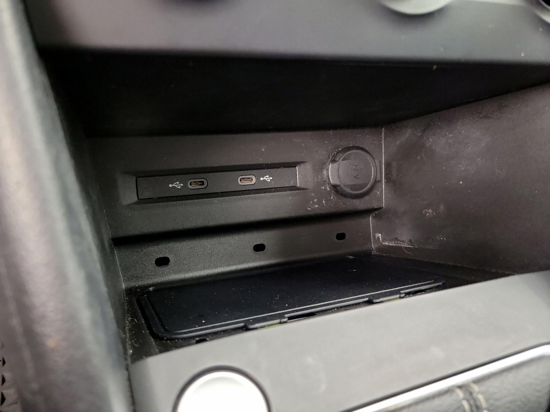 Thumbnail: 2022 Volkswagen Taos - 16