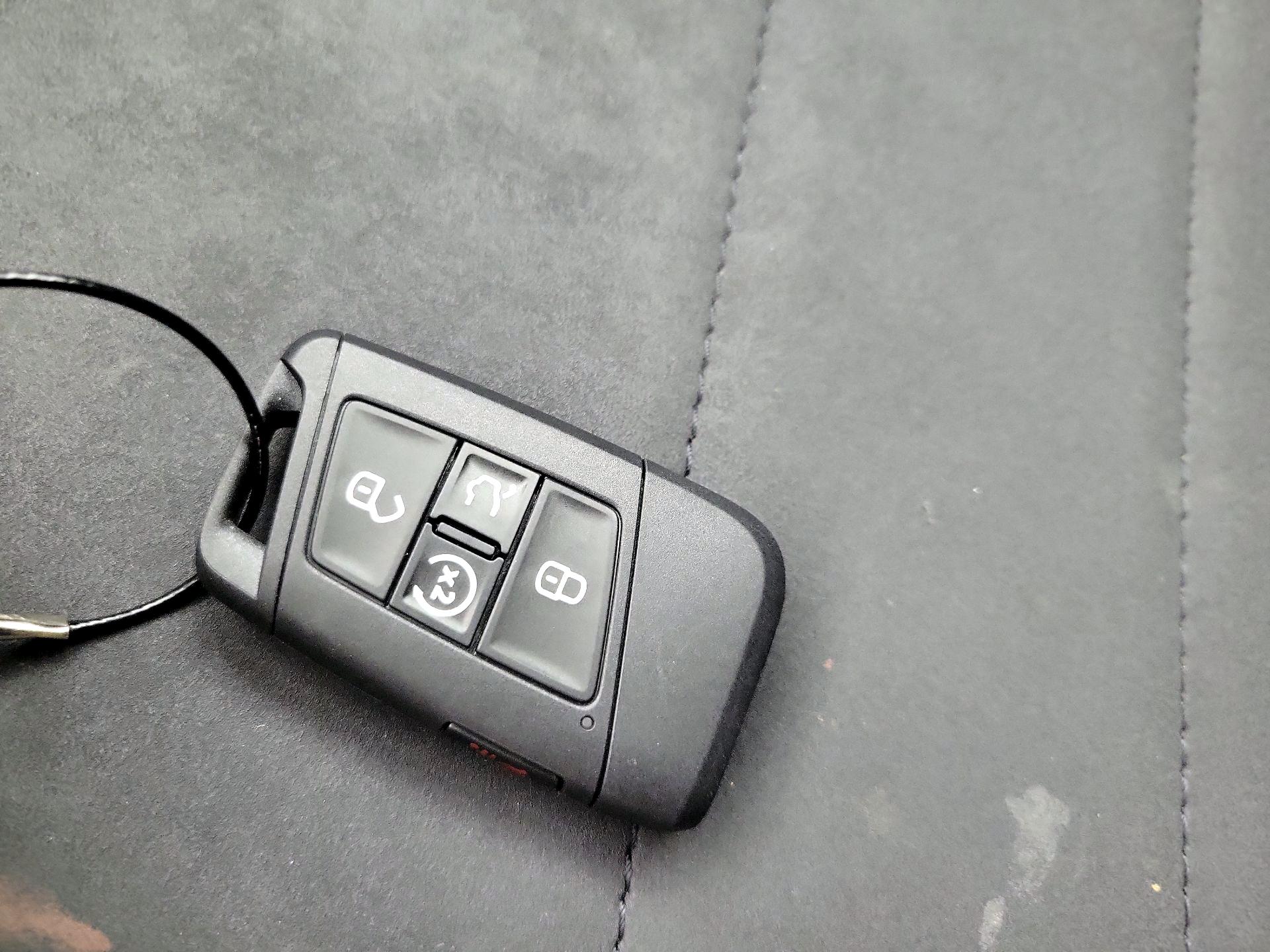 Thumbnail: 2022 Volkswagen Taos - 20