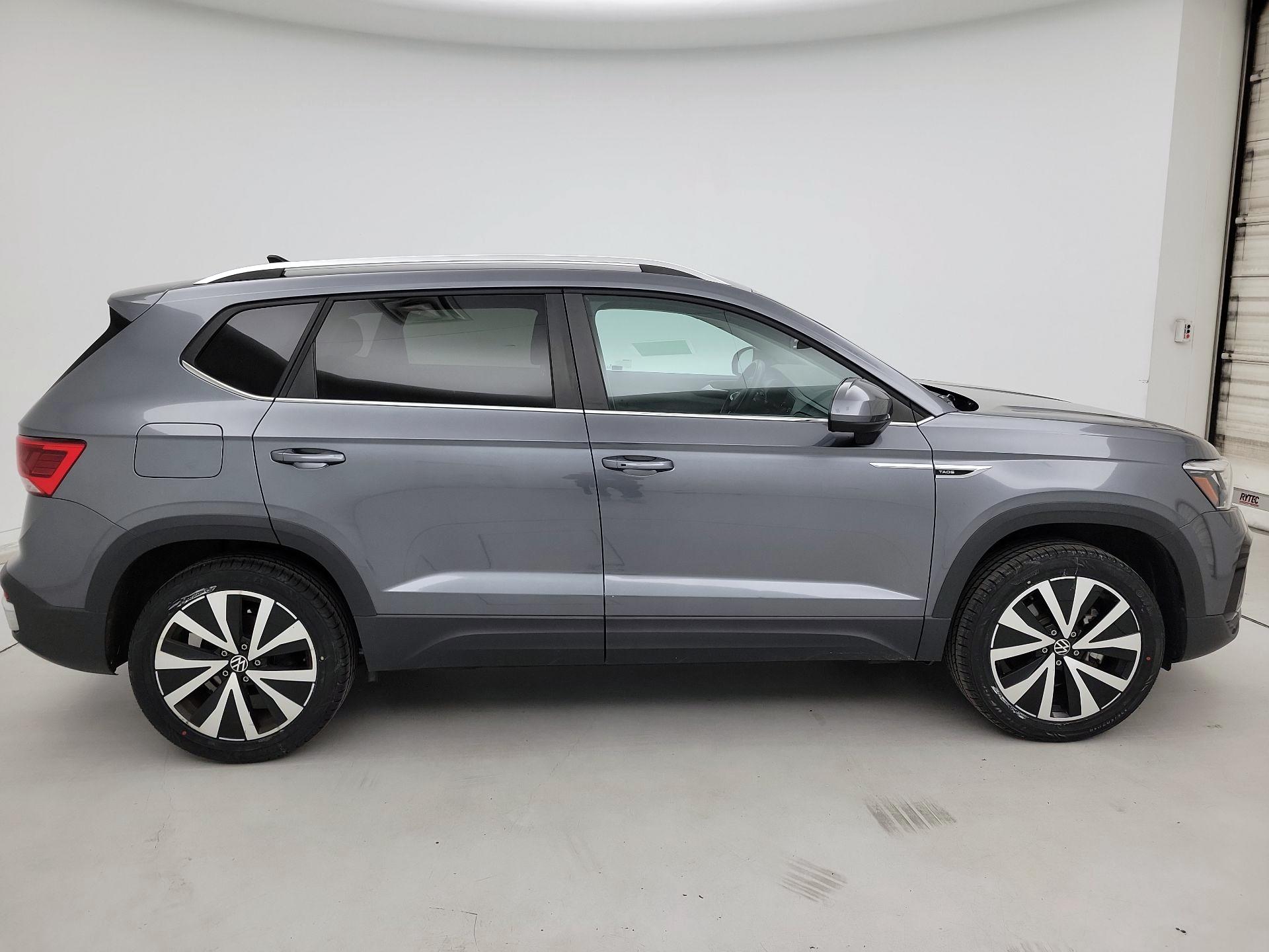 Thumbnail: 2022 Volkswagen Taos - 4