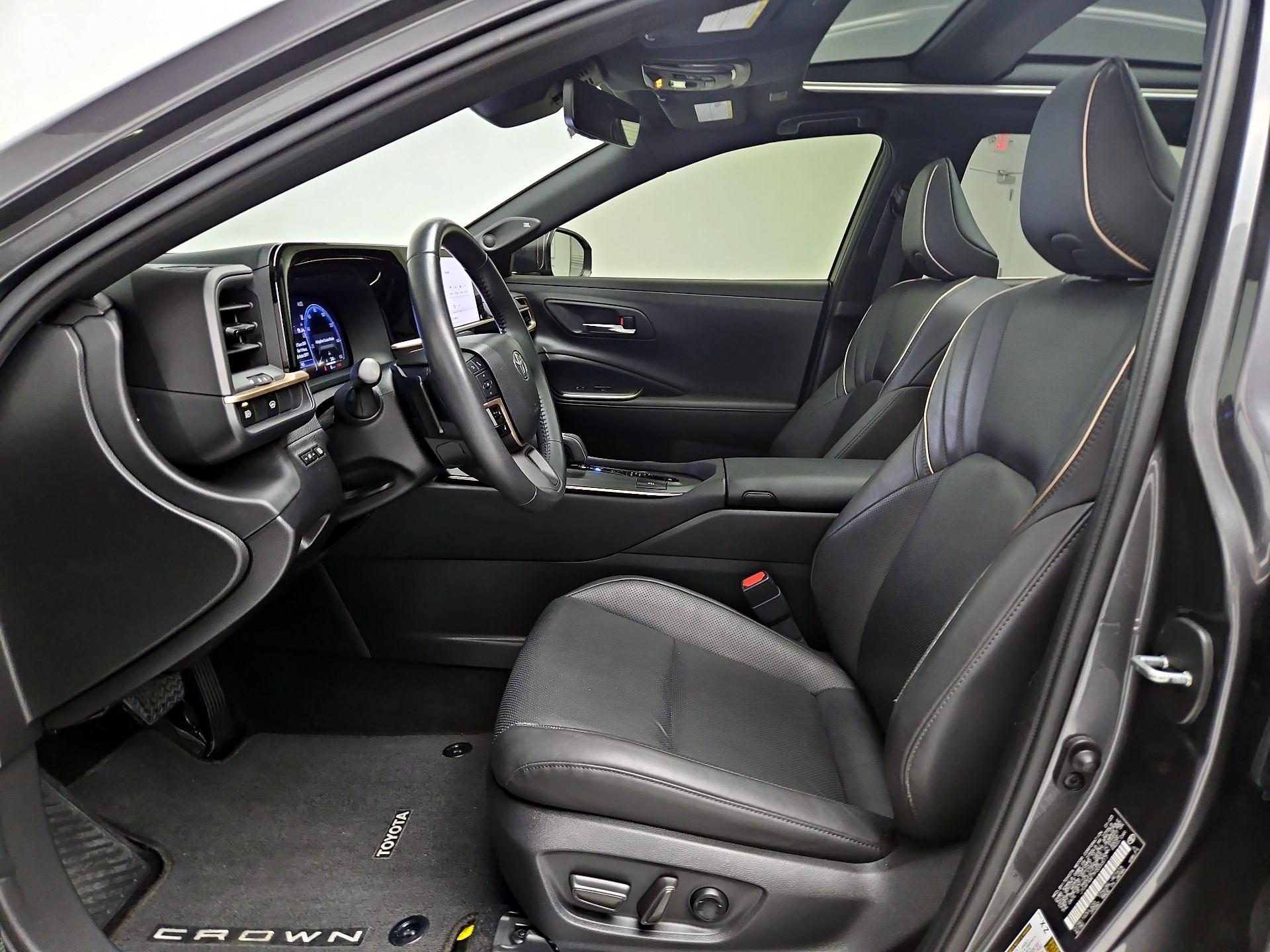 Thumbnail: 2023 Toyota Crown - 11