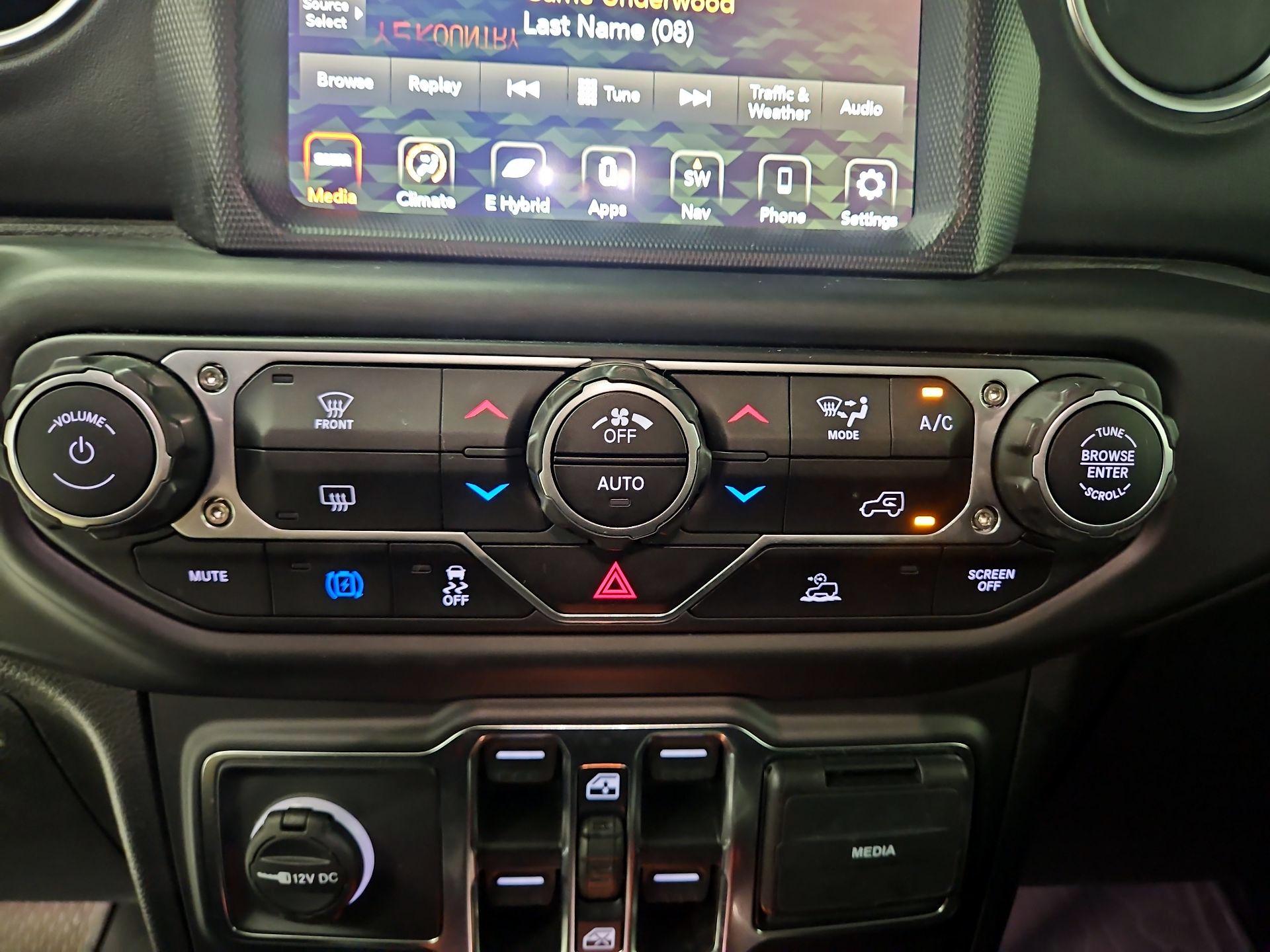 Thumbnail: 2021 Jeep Wrangler - 17