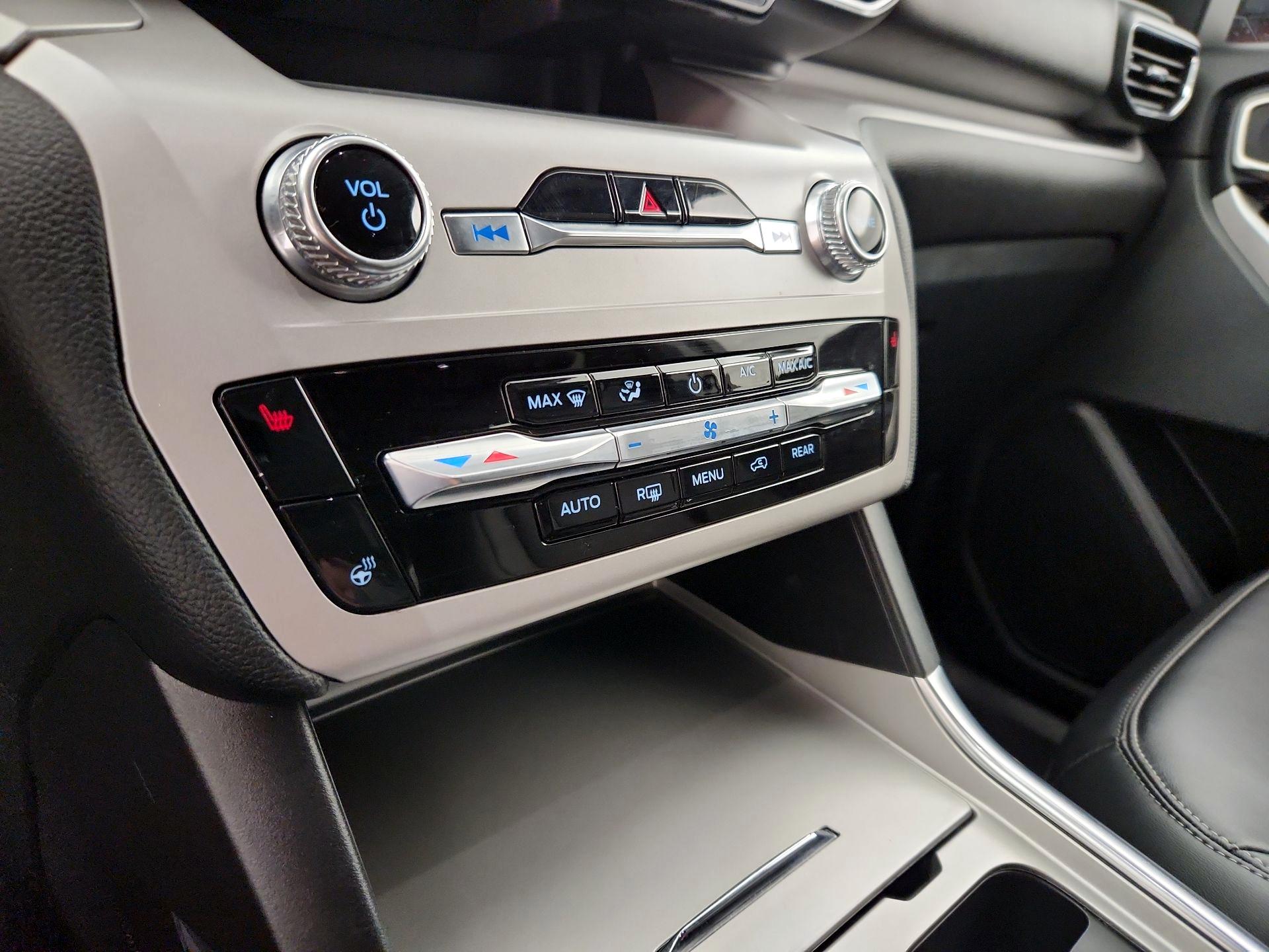 Thumbnail: 2023 Ford Explorer - 17