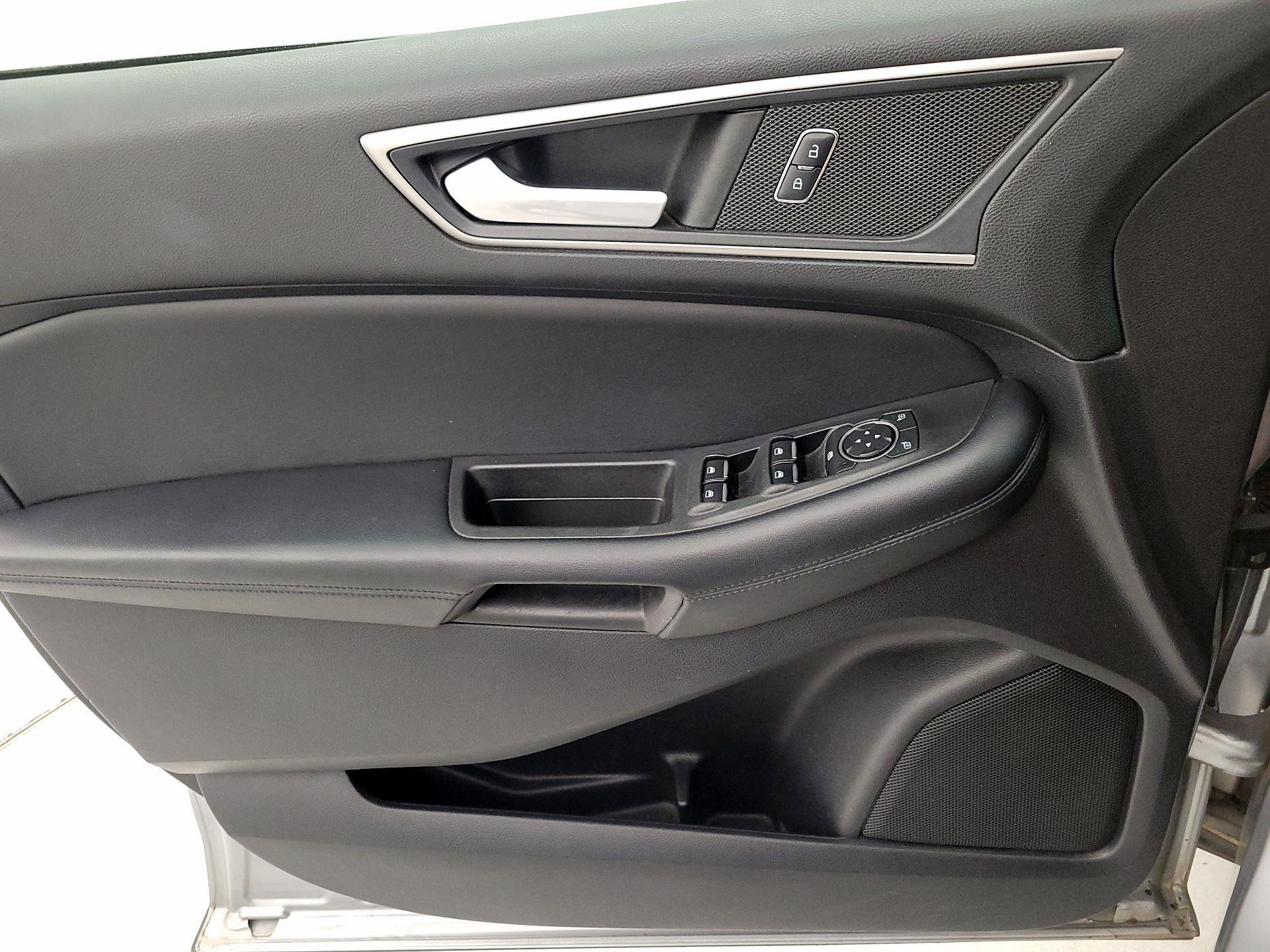 Thumbnail: 2022 Ford Edge - 12