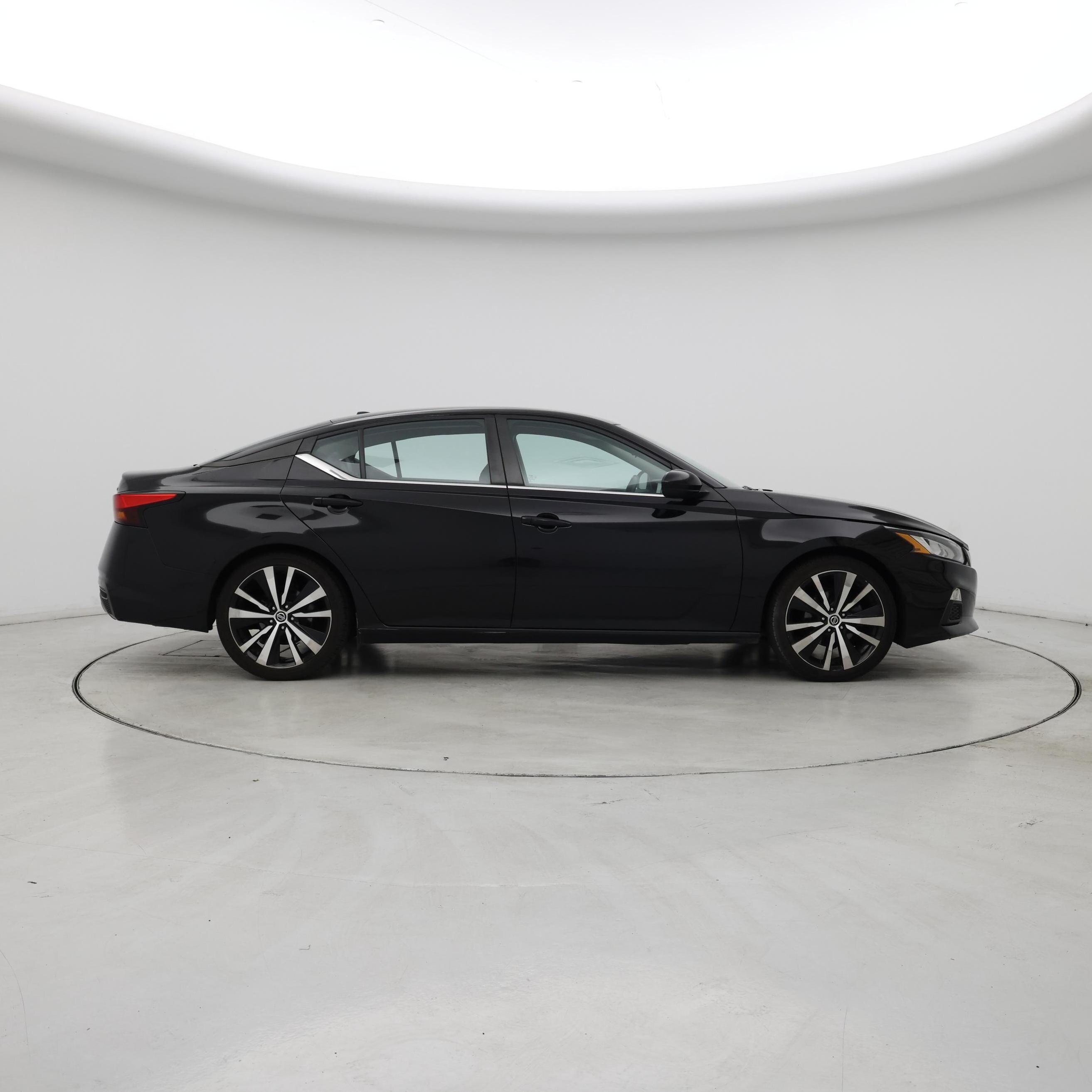 Thumbnail: 2021 Nissan Altima - 7