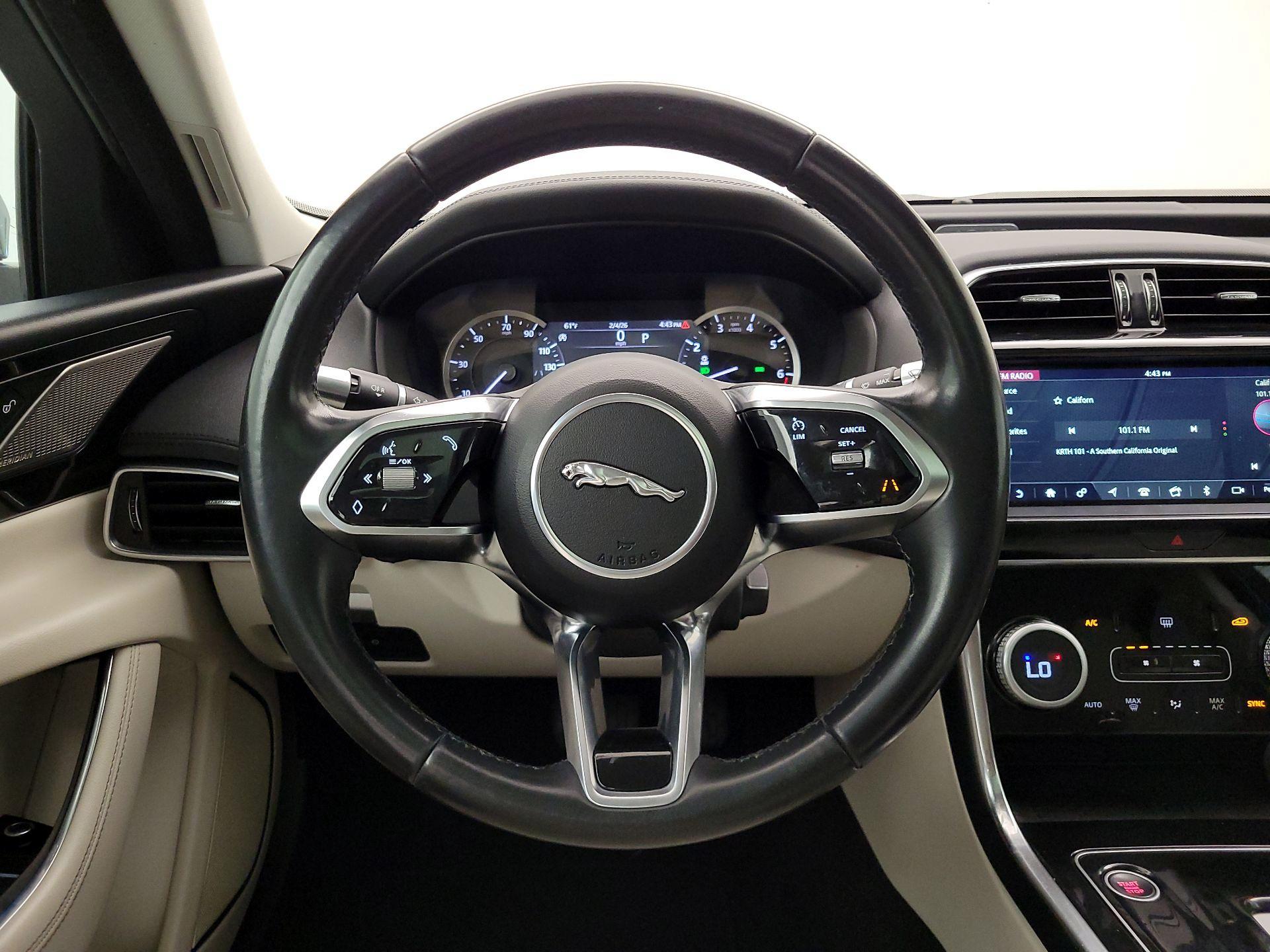 Thumbnail: 2020 Jaguar XE - 10