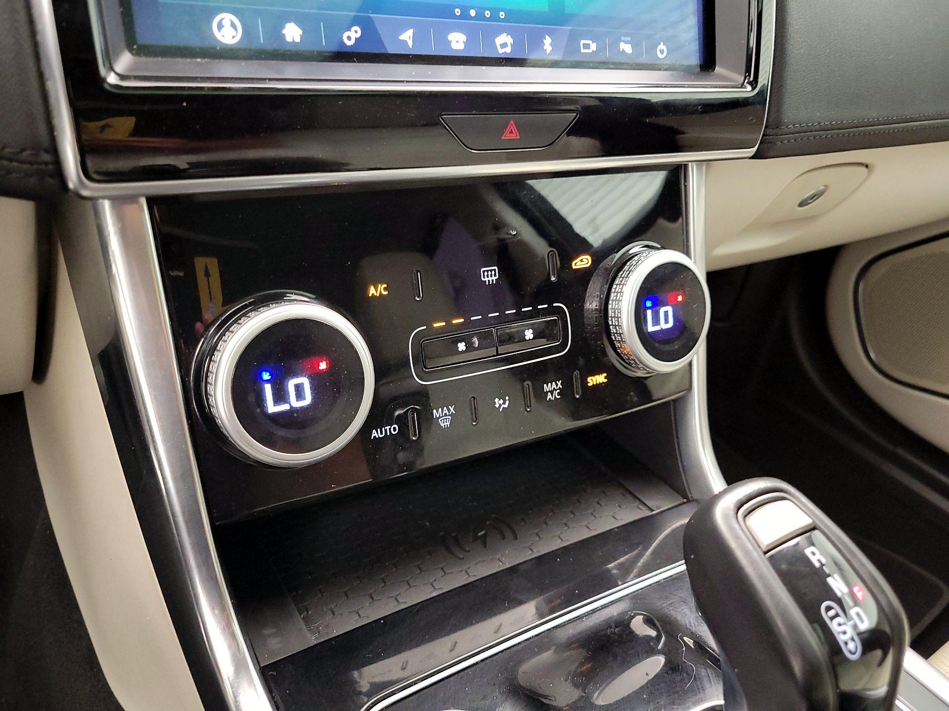 Thumbnail: 2020 Jaguar XE - 16