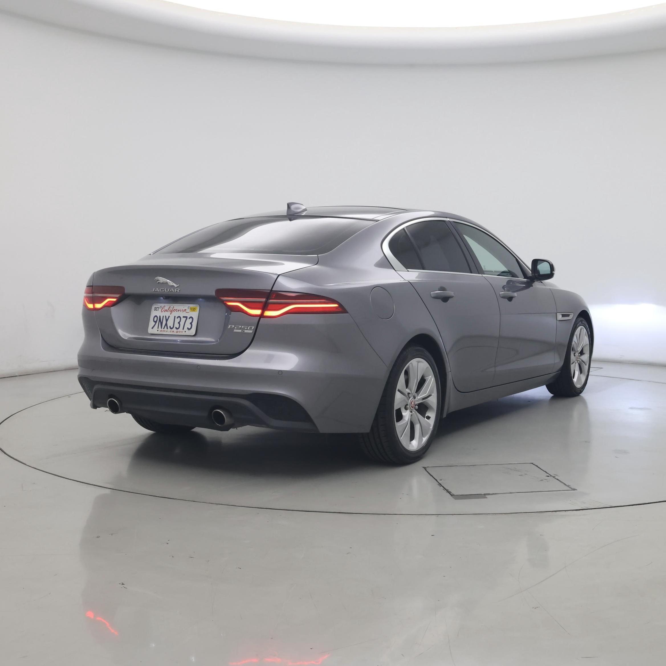 Thumbnail: 2020 Jaguar XE - 8