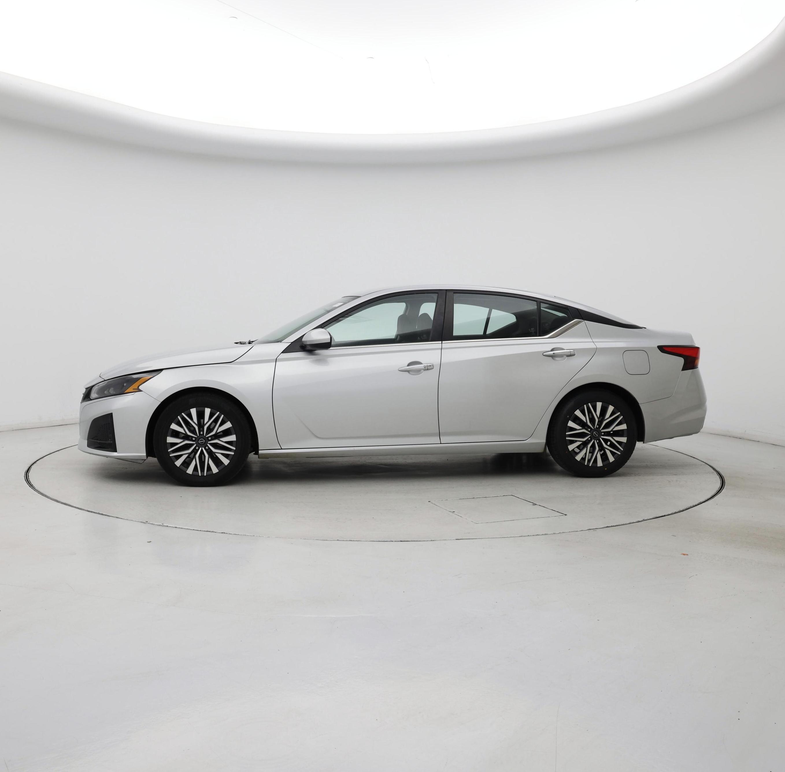 Thumbnail: 2023 Nissan Altima - 3