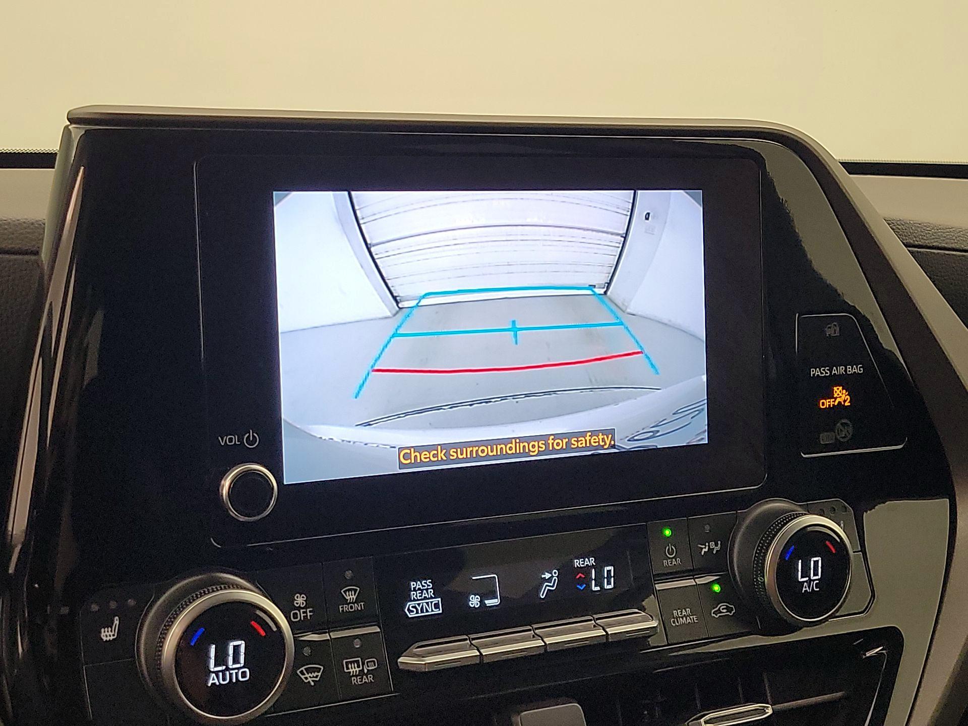 Thumbnail: 2023 Toyota Highlander - 14