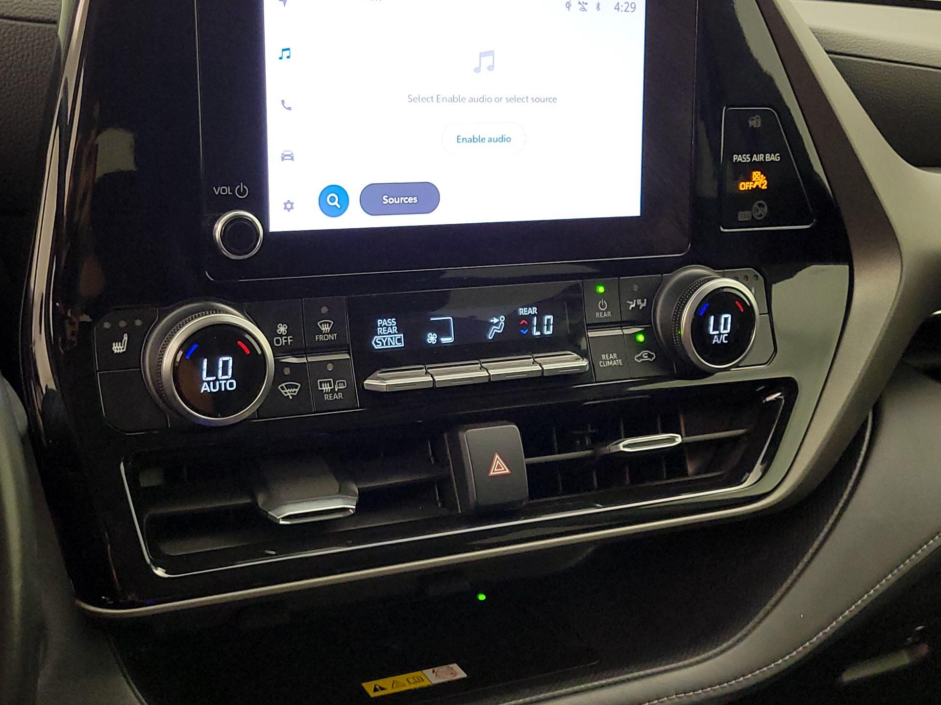 Thumbnail: 2023 Toyota Highlander - 16