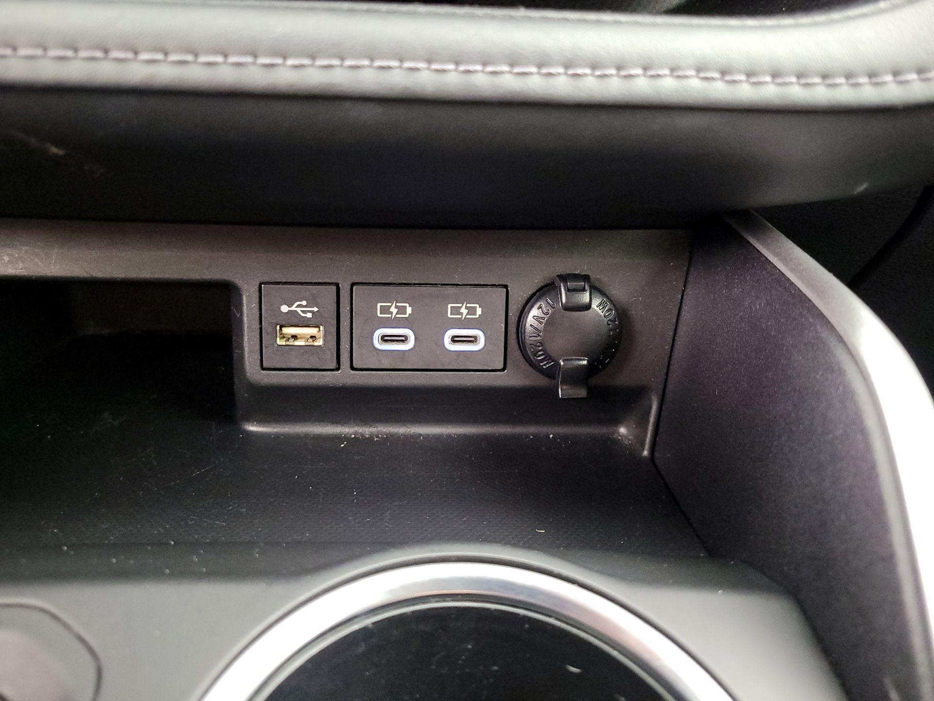 Thumbnail: 2023 Toyota Highlander - 18