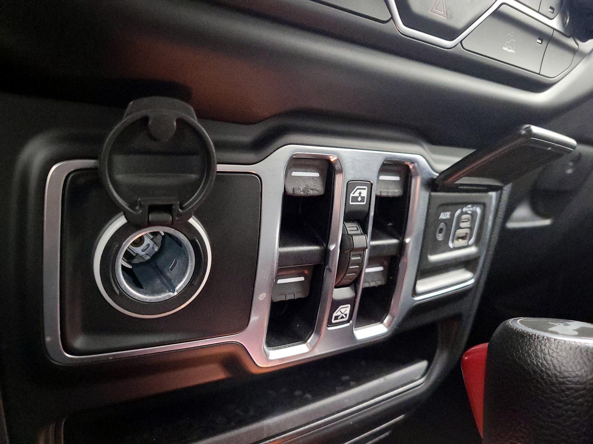 Thumbnail: 2021 Jeep Wrangler - 18