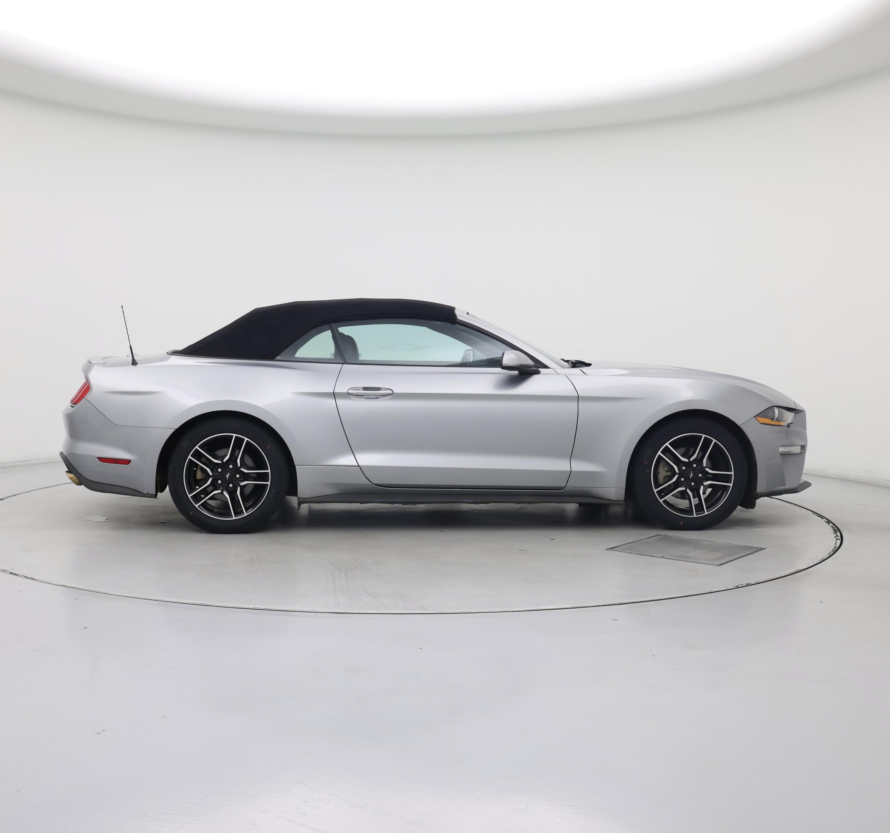 Thumbnail: 2022 Ford Mustang - 7