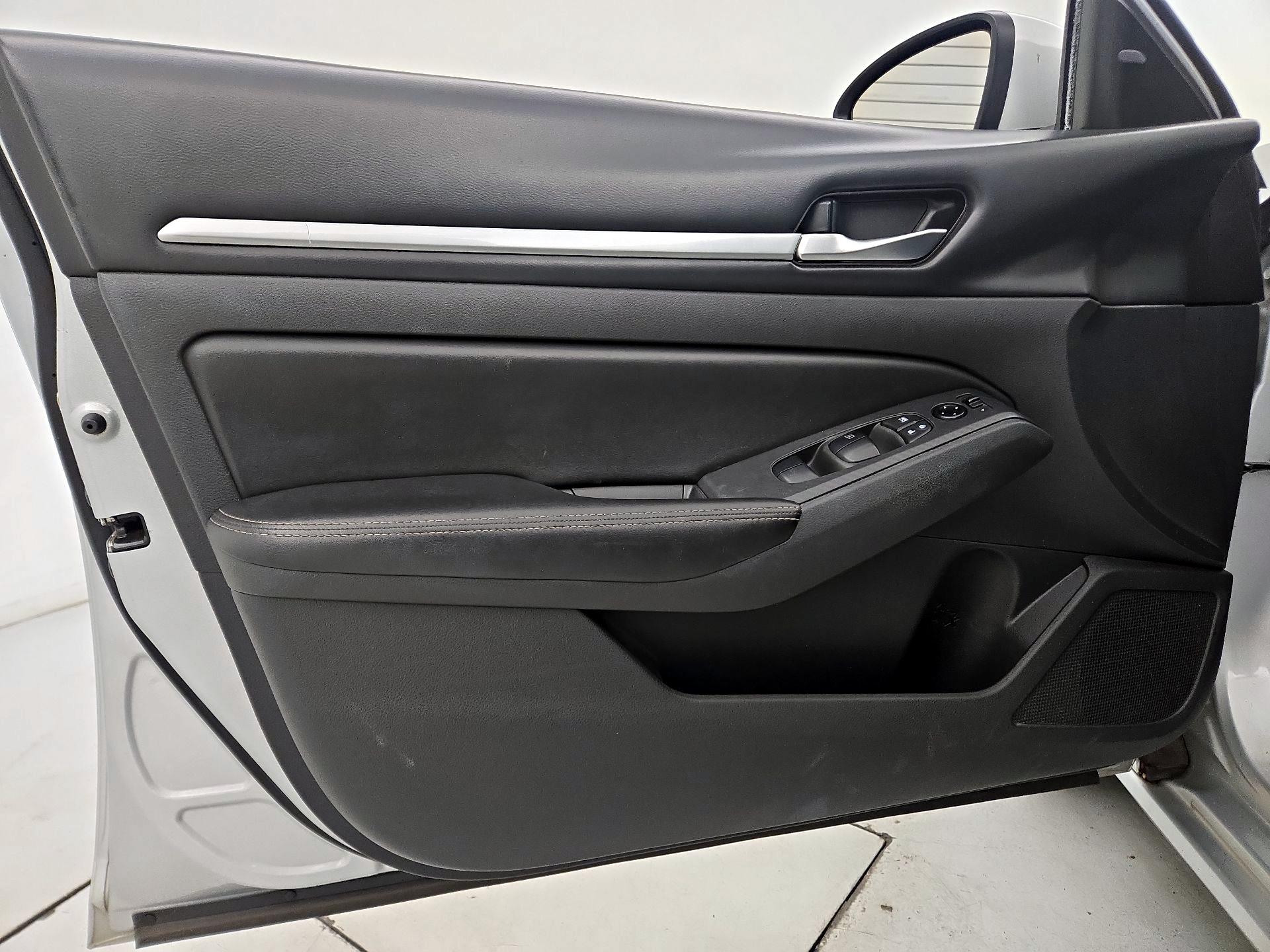 Thumbnail: 2022 Nissan Altima - 12