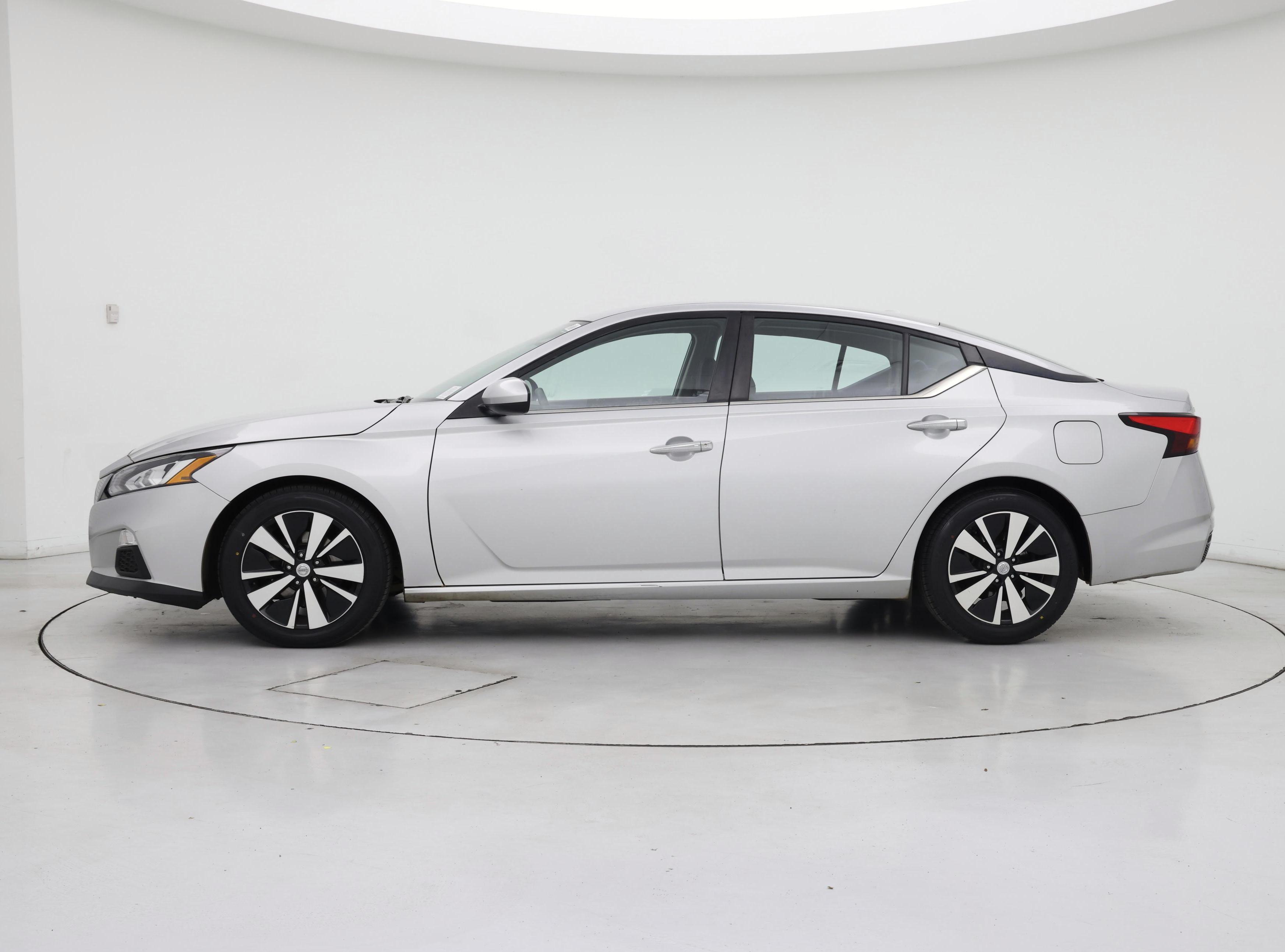 Thumbnail: 2022 Nissan Altima - 3