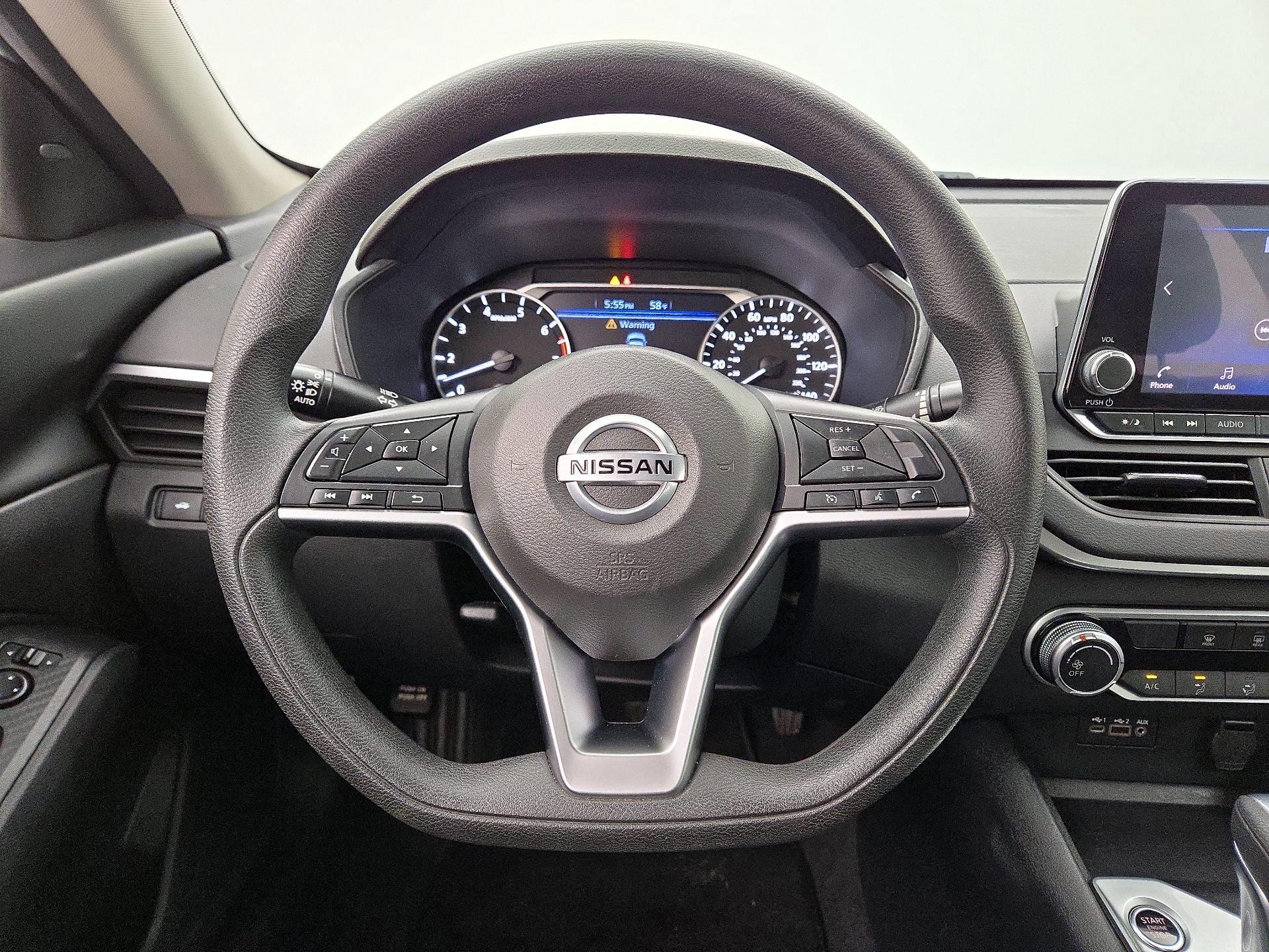 Thumbnail: 2022 Nissan Altima - 10