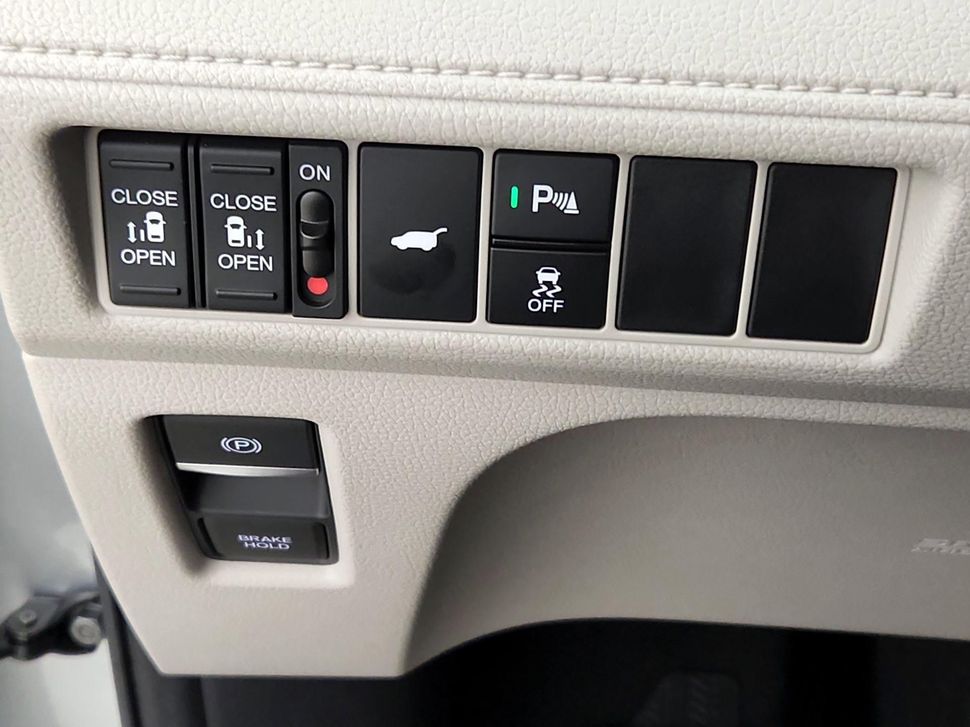 Thumbnail: 2025 Honda Odyssey - 13