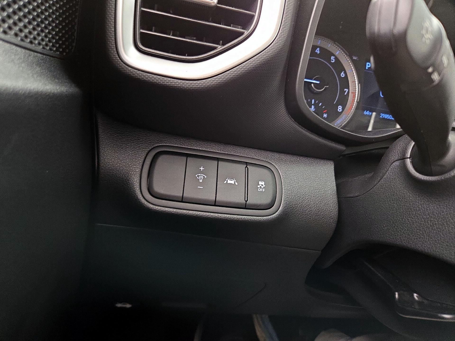 Thumbnail: 2022 Hyundai Venue - 13