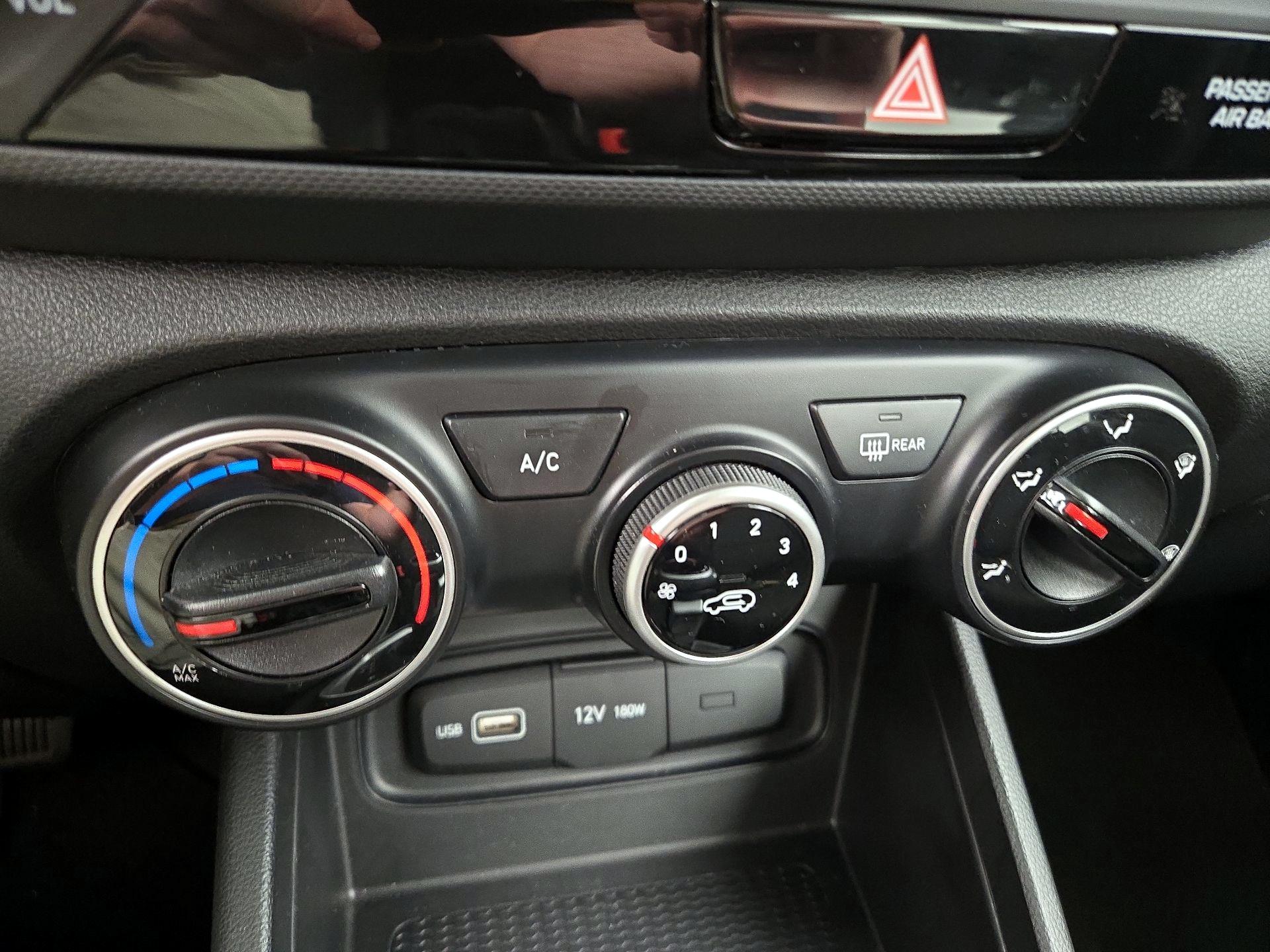 Thumbnail: 2022 Hyundai Venue - 16