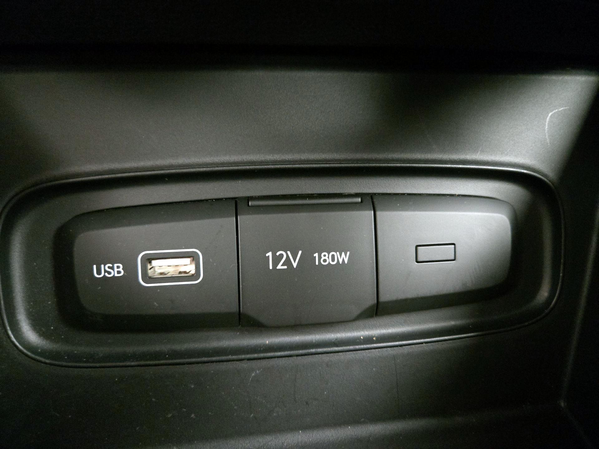 Thumbnail: 2022 Hyundai Venue - 18