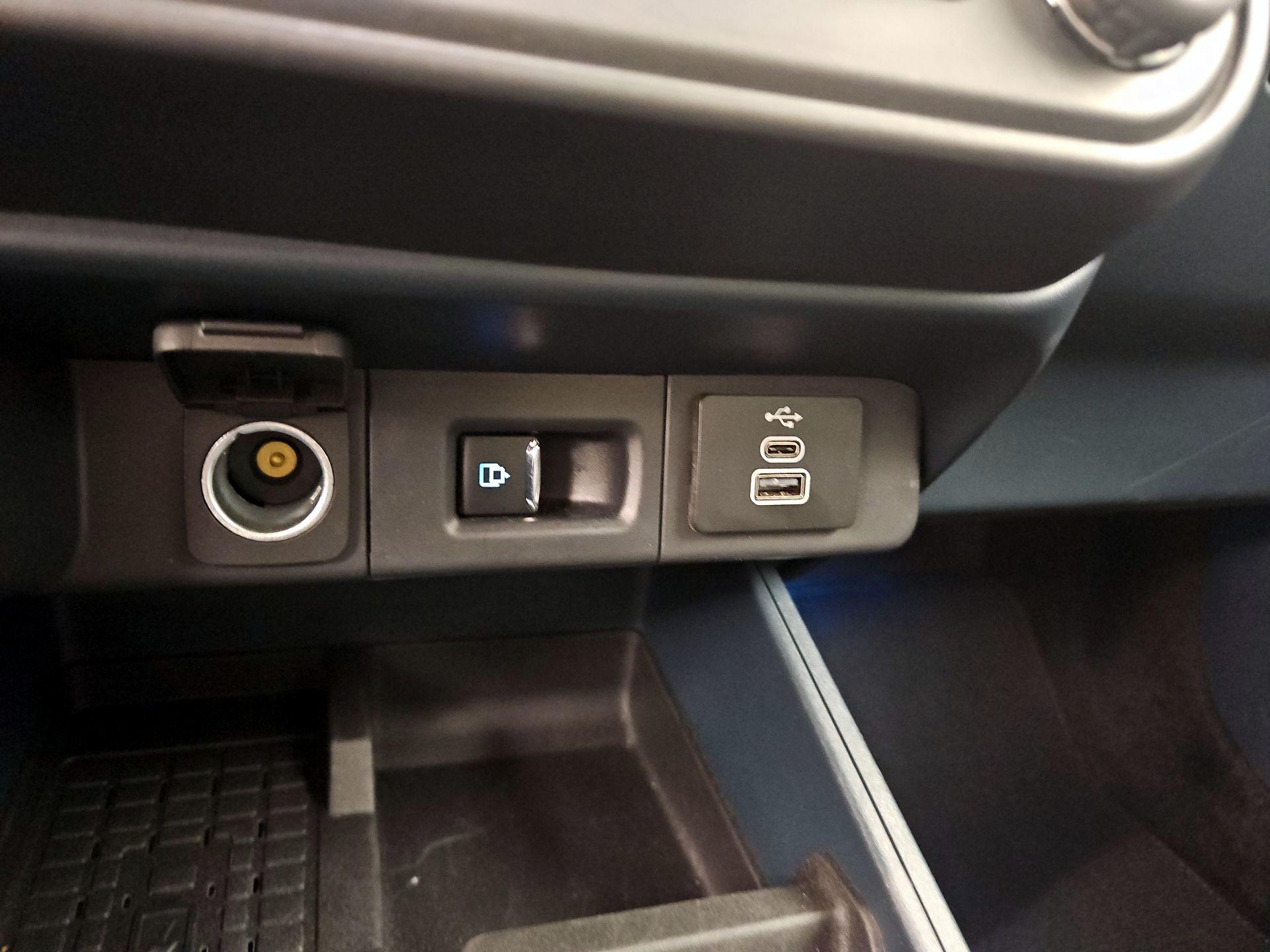 Thumbnail: 2025 Ford Maverick - 19