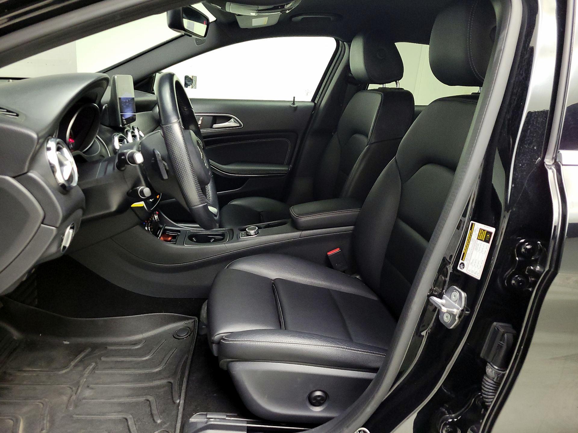 Thumbnail: 2019 Mercedes-Benz GLA - 9