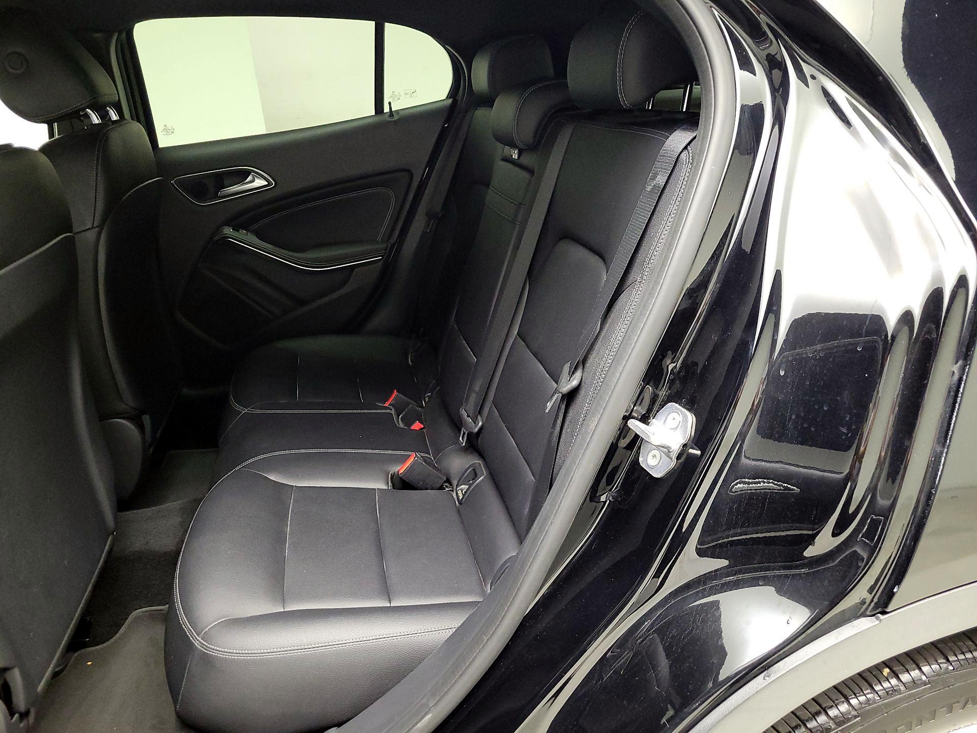 Thumbnail: 2019 Mercedes-Benz GLA - 17