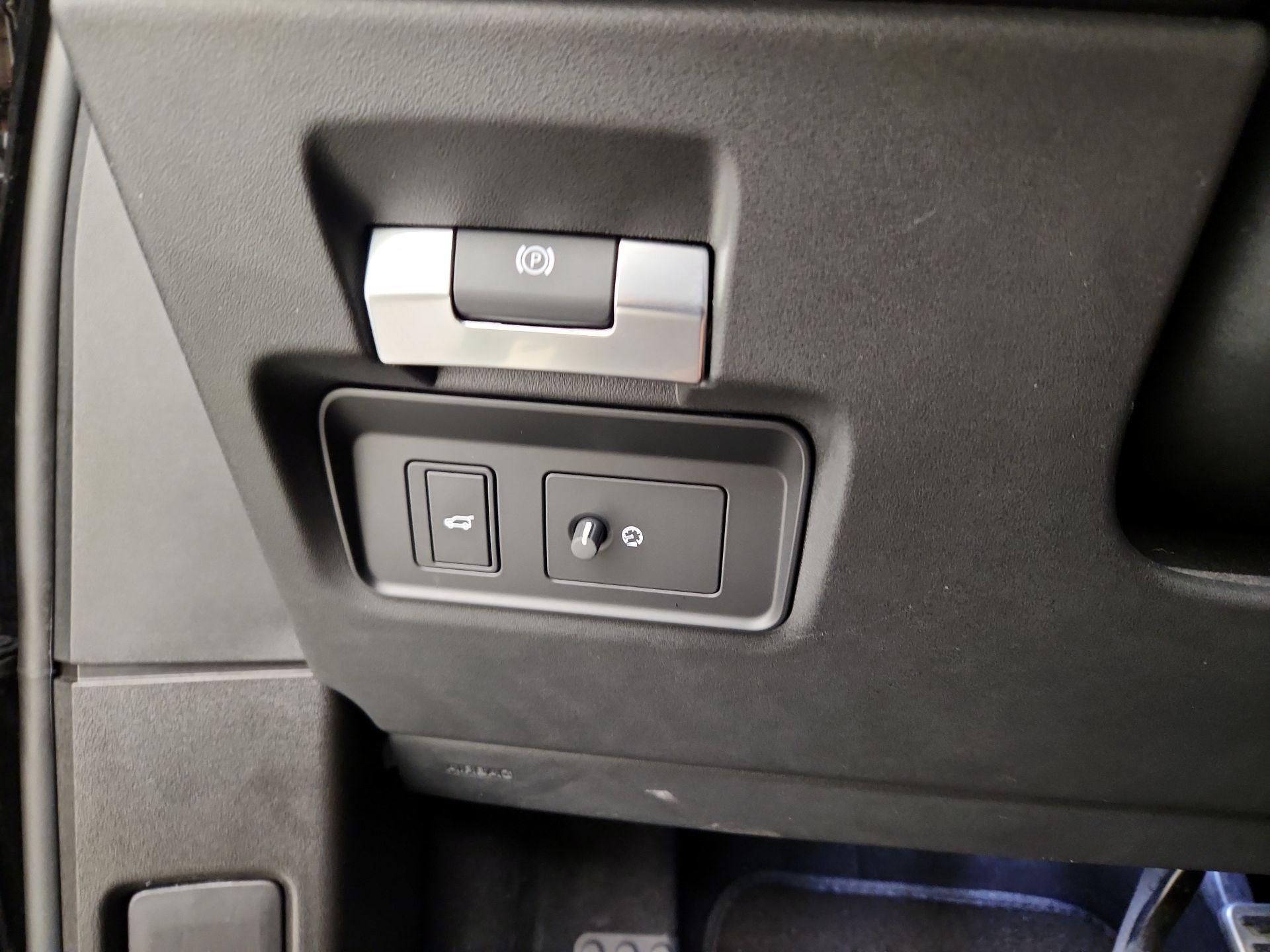 Thumbnail: 2022 Land Rover Range Rover Evoque - 13